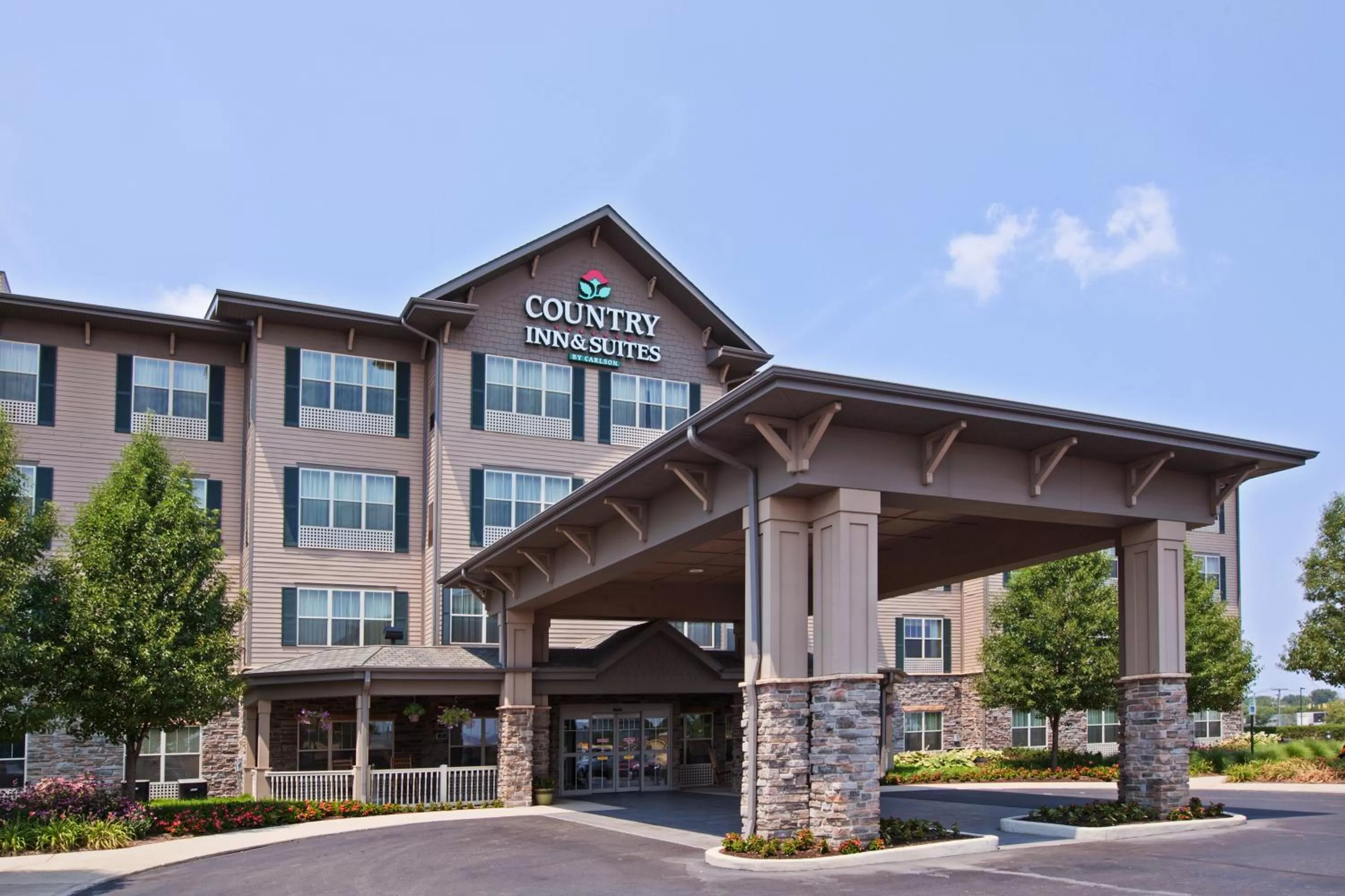 Facade/entrance in Country Inn & Suites by Radisson, Portage, IN