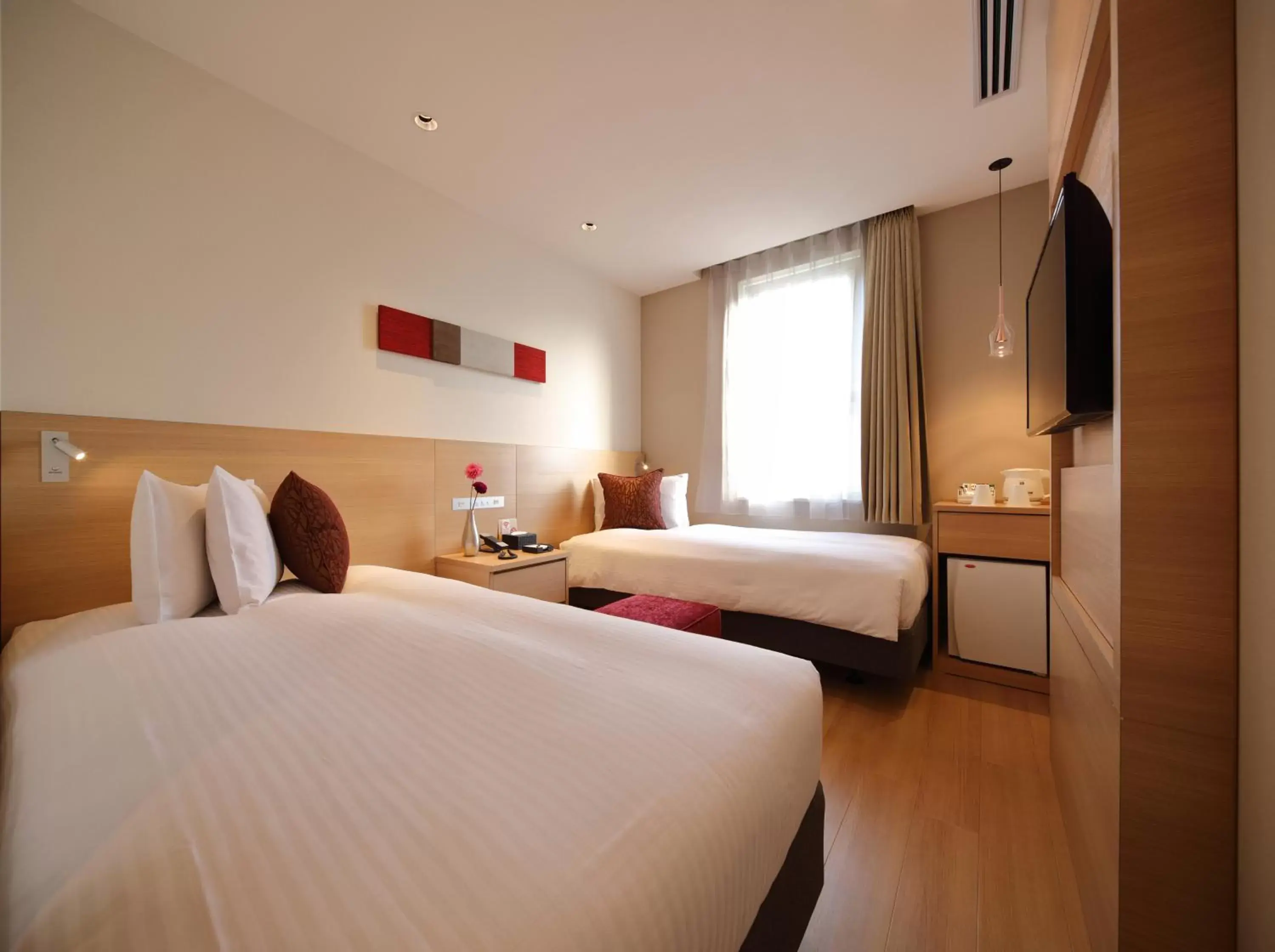 TV and multimedia, Bed in Red Roof Inn & Suites Osaka Namba Nipponbashi TV and multimedia, Bed in Red Roof Inn & Suites Osaka Namba Nipponbashi