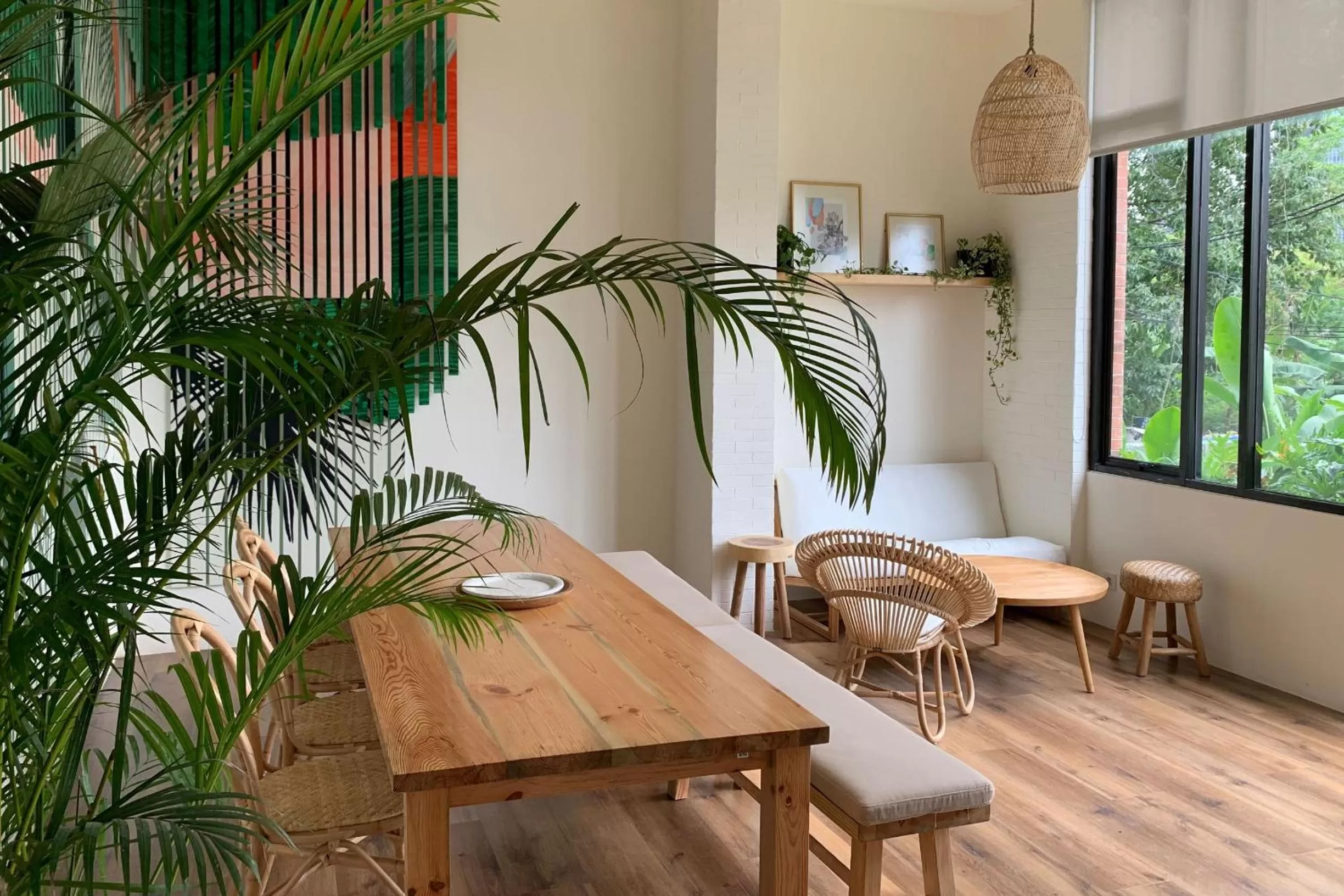 Restaurant/places to eat in La Boheme, Rooms and Coffee