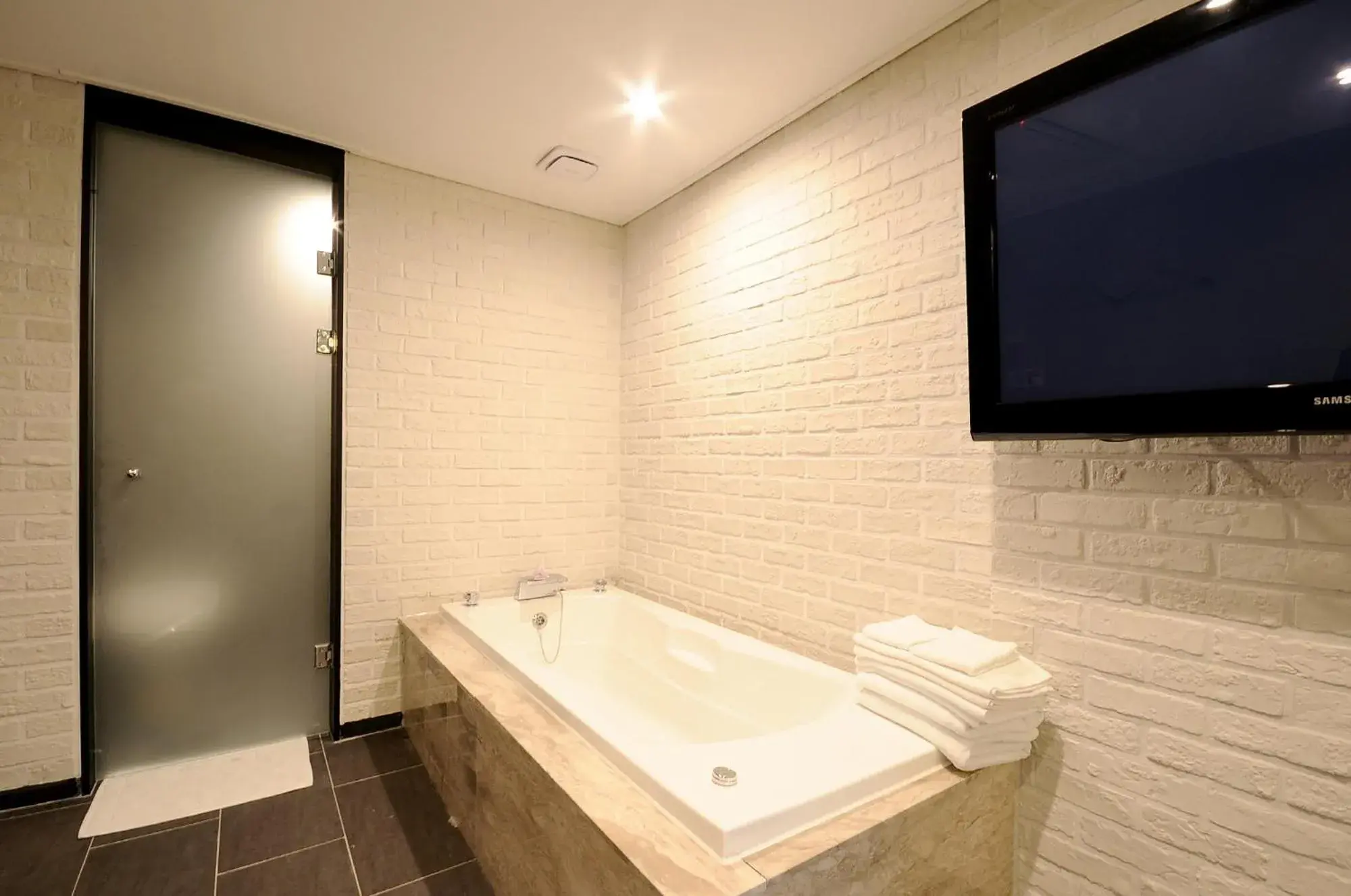 Bathroom in Queens Hotel Seomyeon Busan