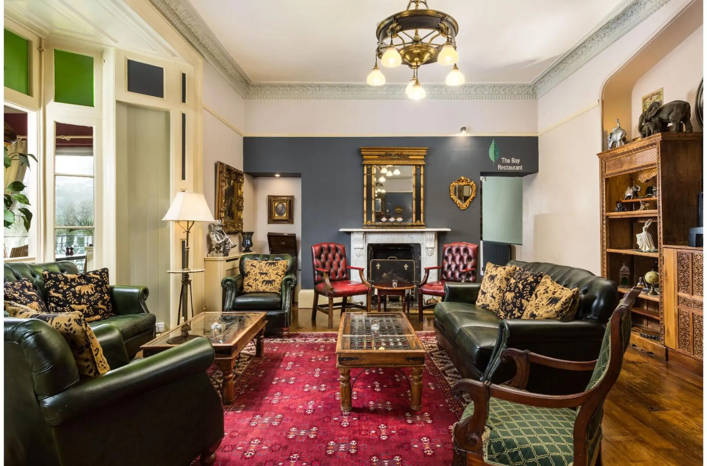 Lounge or bar, Seating Area in OYO Orestone Manor