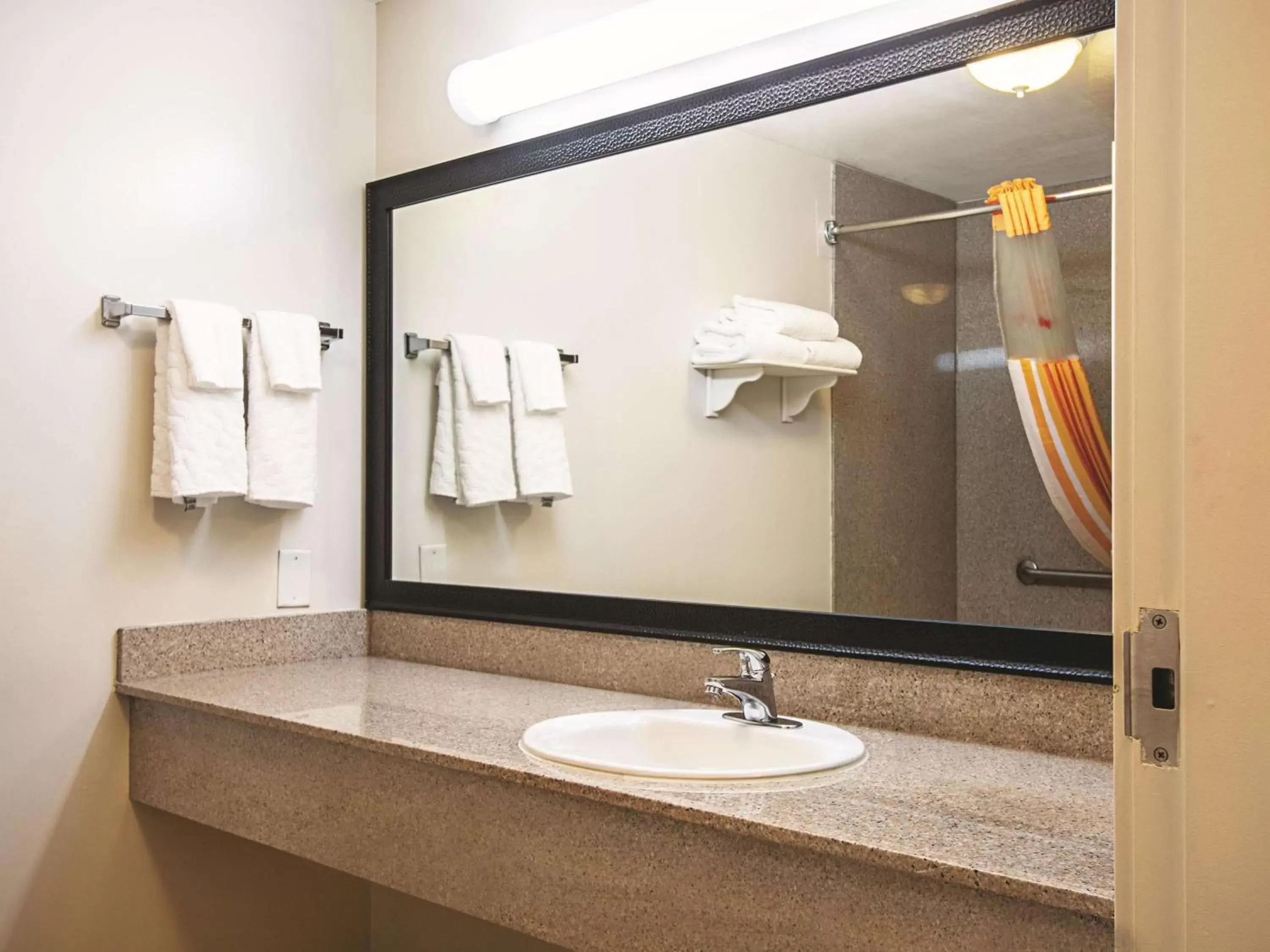 Photo of the whole room, Bathroom in La Quinta Inn by Wyndham Vancouver Airport