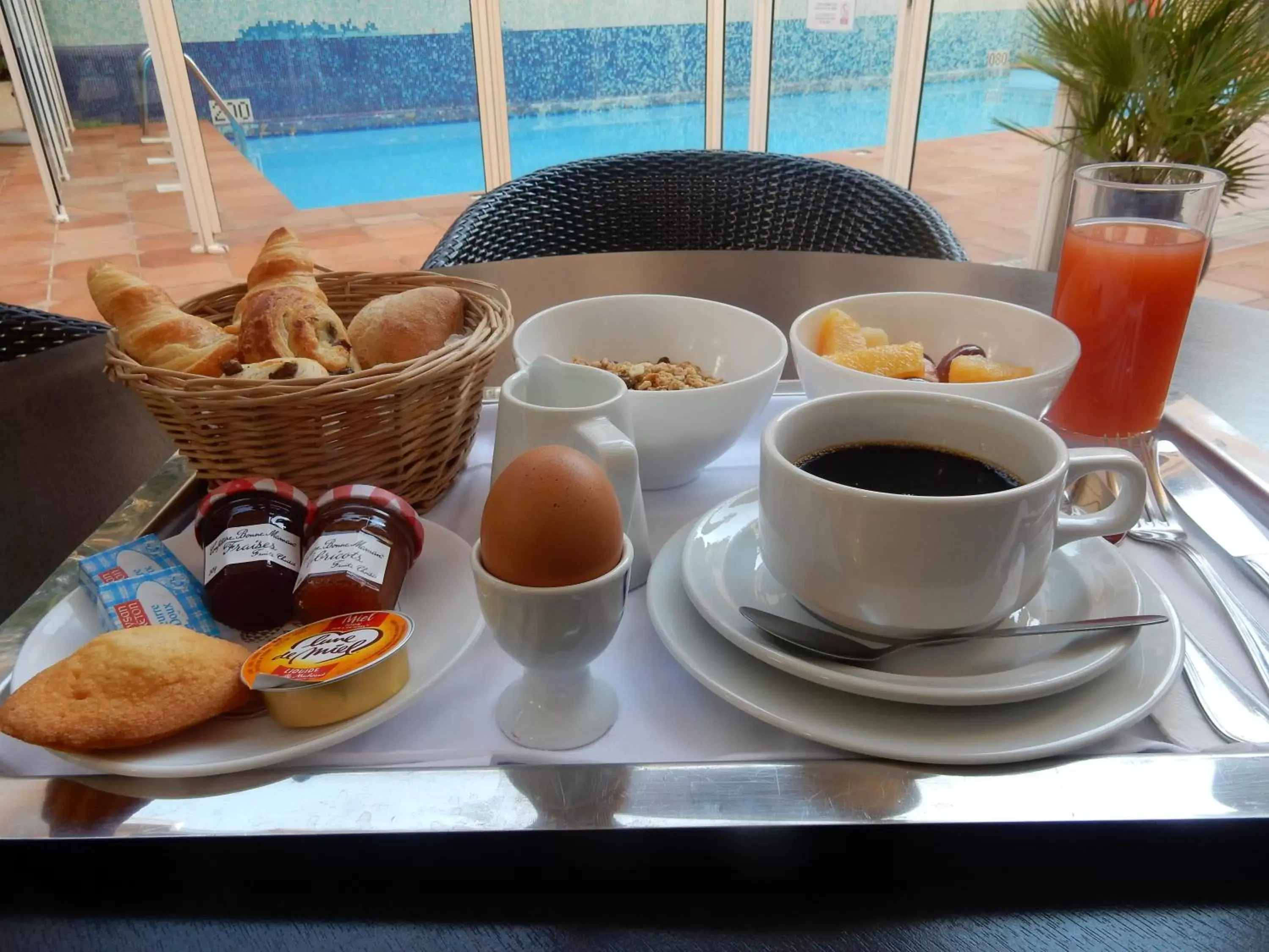 Patio, Breakfast in Amarante Cannes