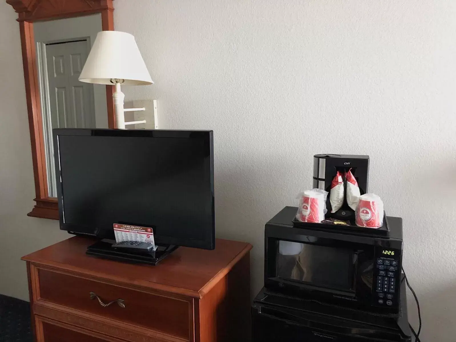 TV and multimedia, TV/Entertainment Center in SureStay Plus Hotel by Best Western Billings