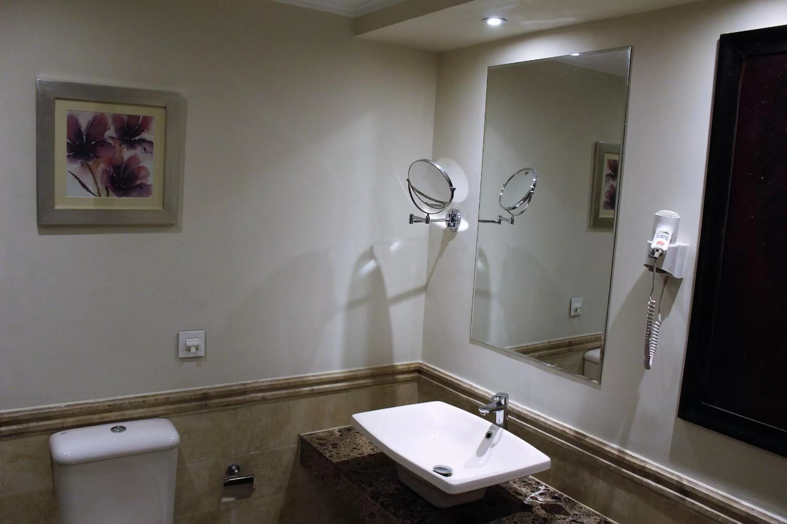 Bathroom in Cleopatra Hotel