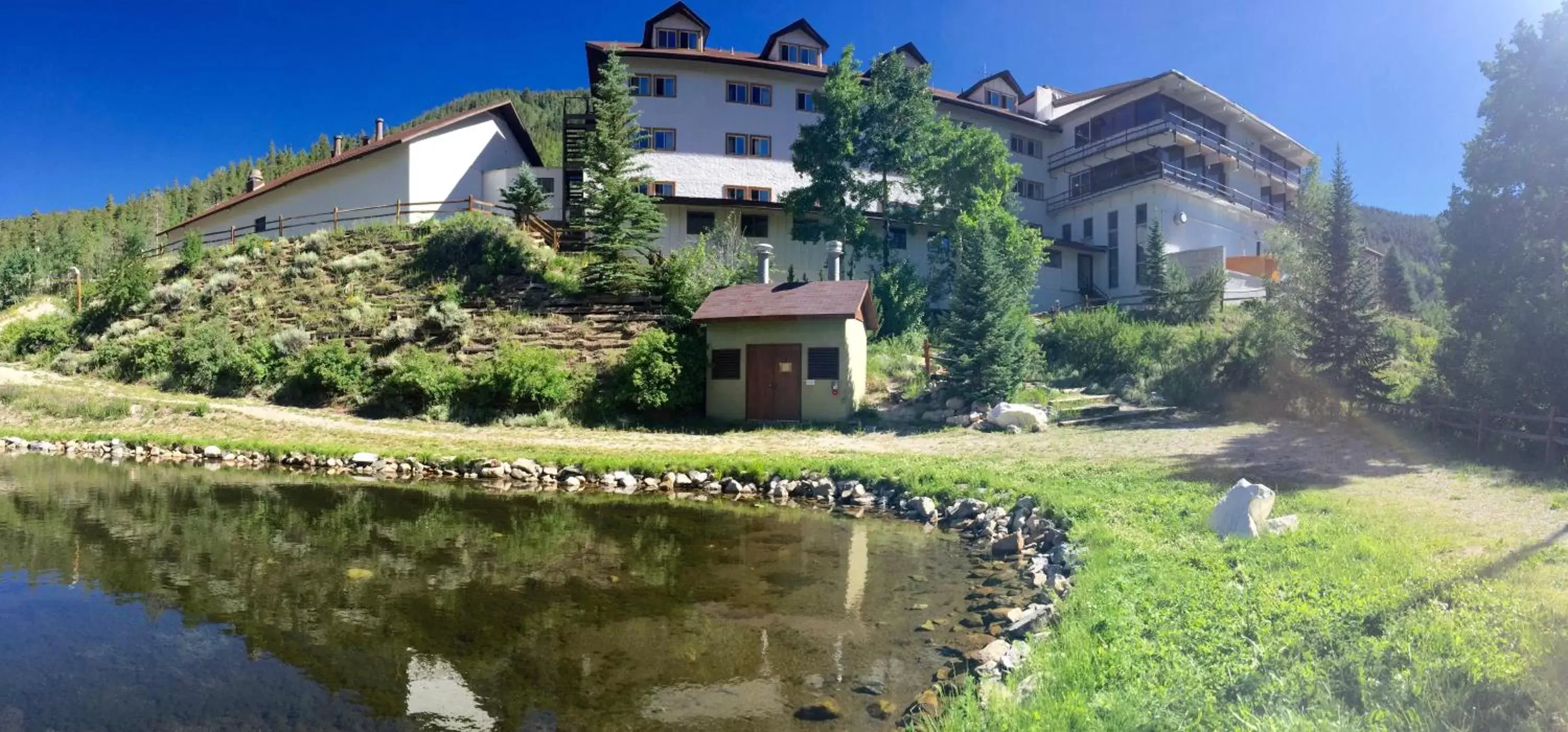 Property building, Garden in Monarch Mountain Lodge