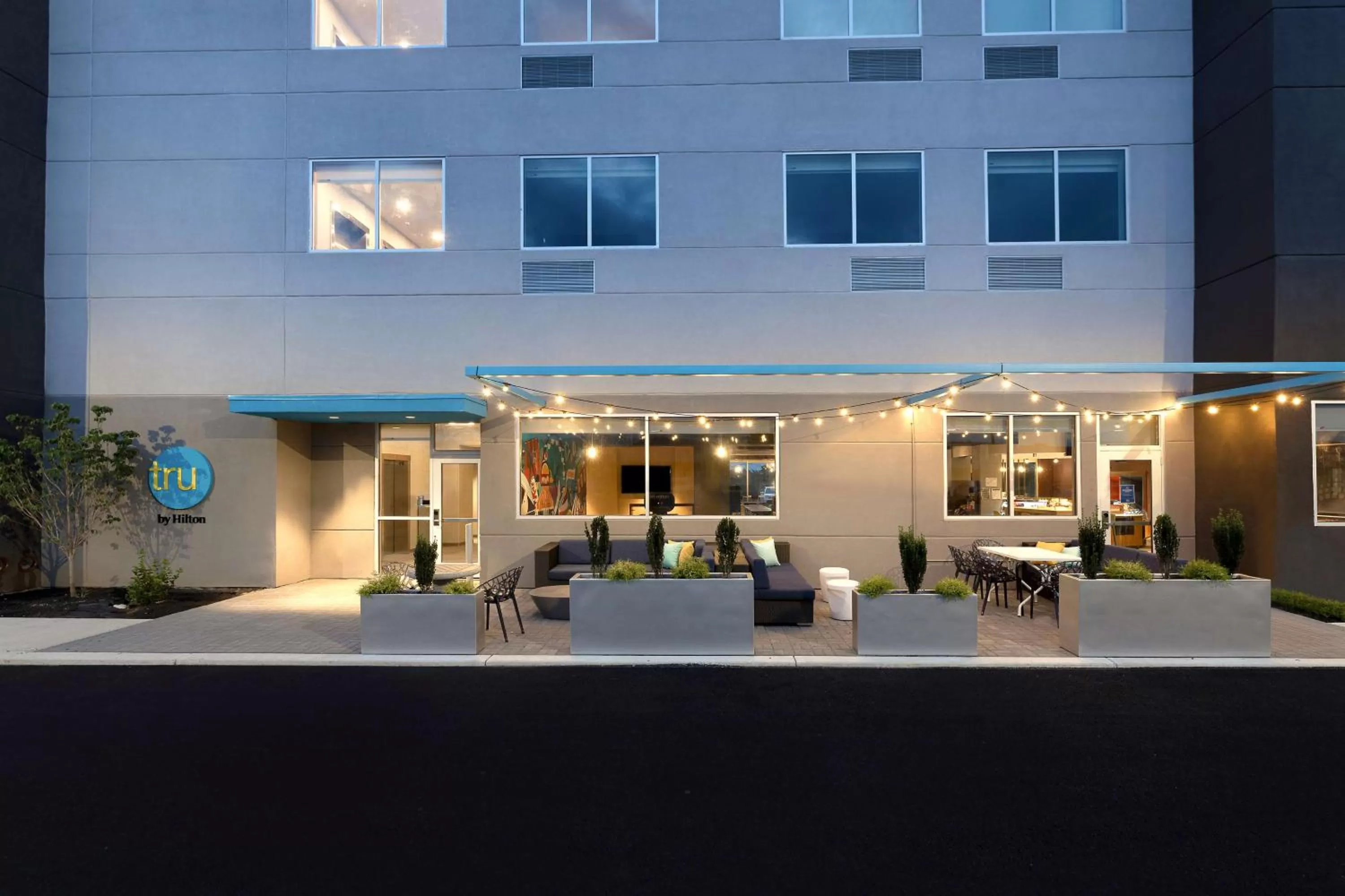 Property building in Tru By Hilton Grantville, Pa