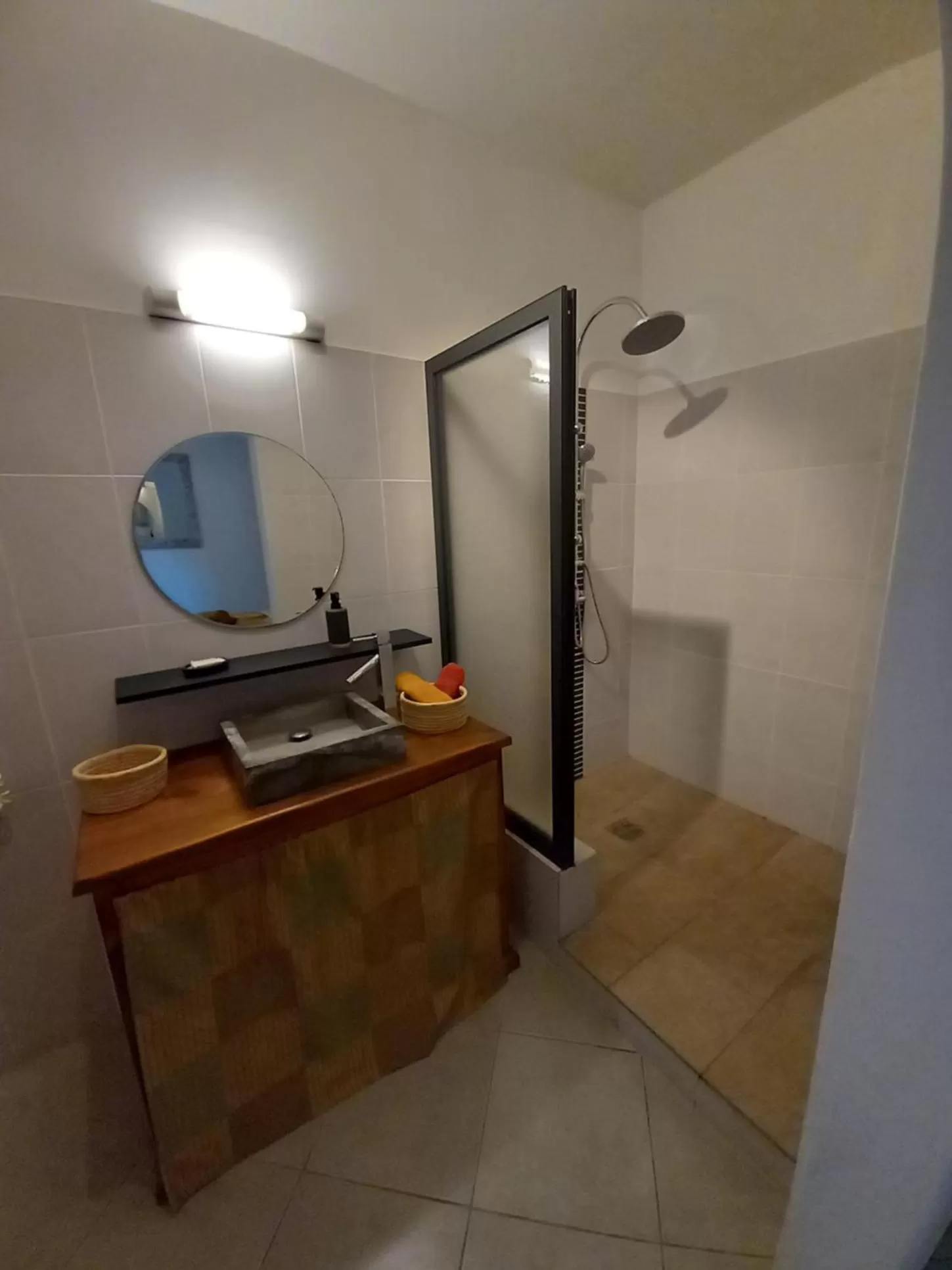 Shower in Villa Belza et SPA