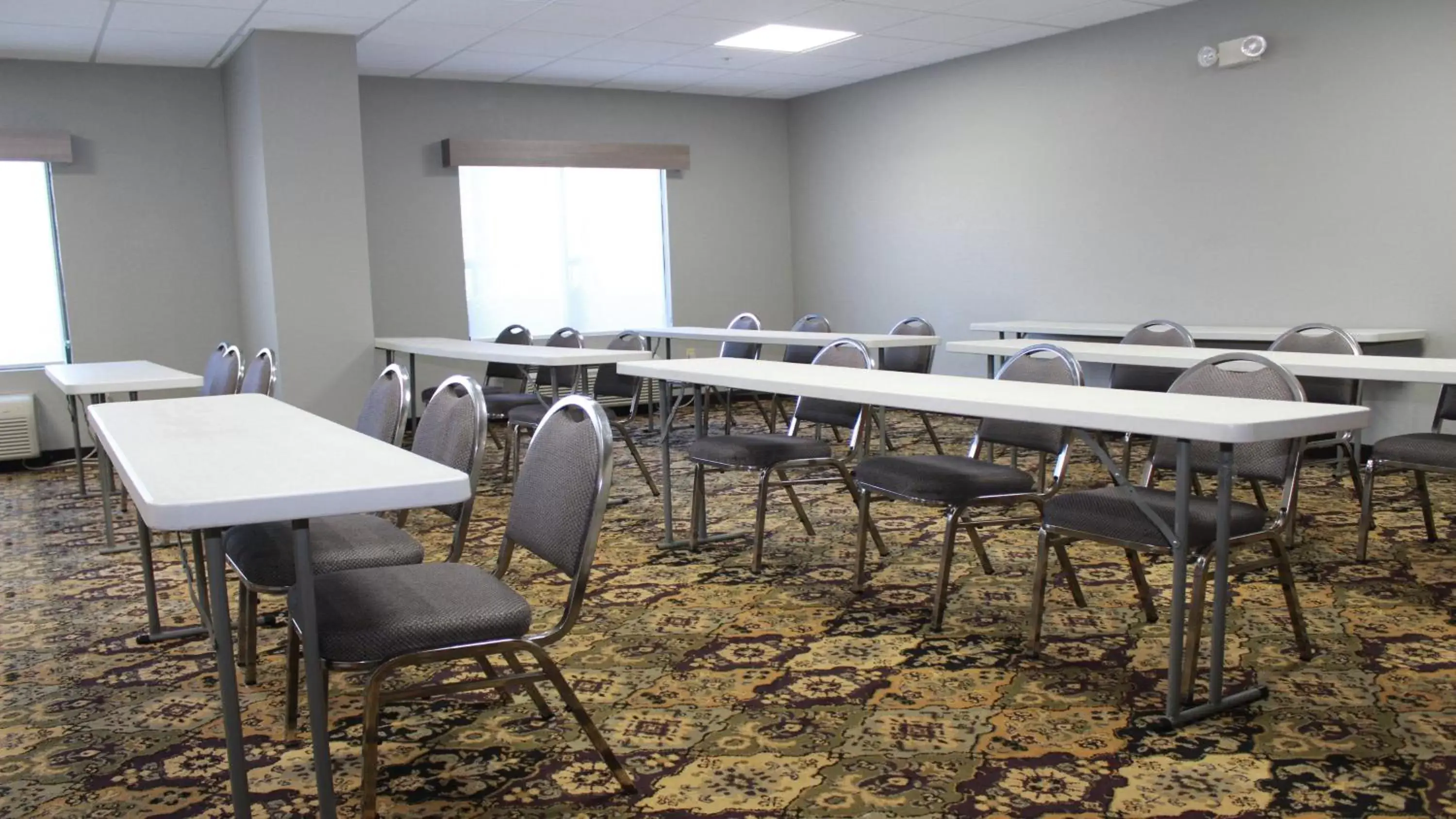 Meeting/conference room in Holiday Inn Express Hotel & Suites - Wilson - Downtown, an IHG Hotel