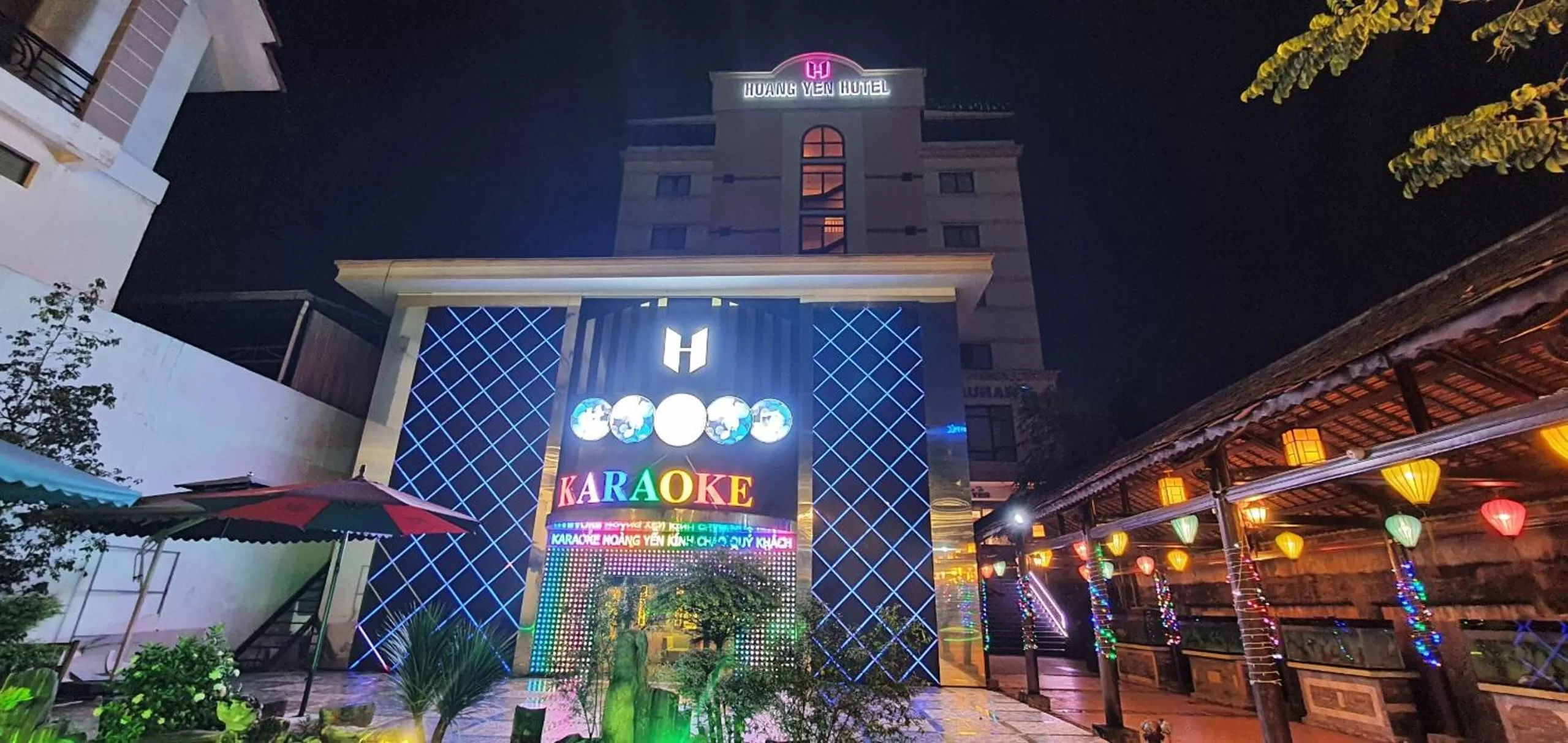 Karaoke in Hoang Yen Hotel