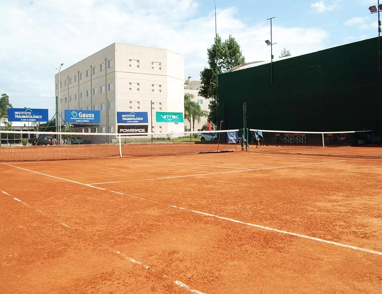 Tennis court in Quorum Córdoba Hotel, Resort Urbano