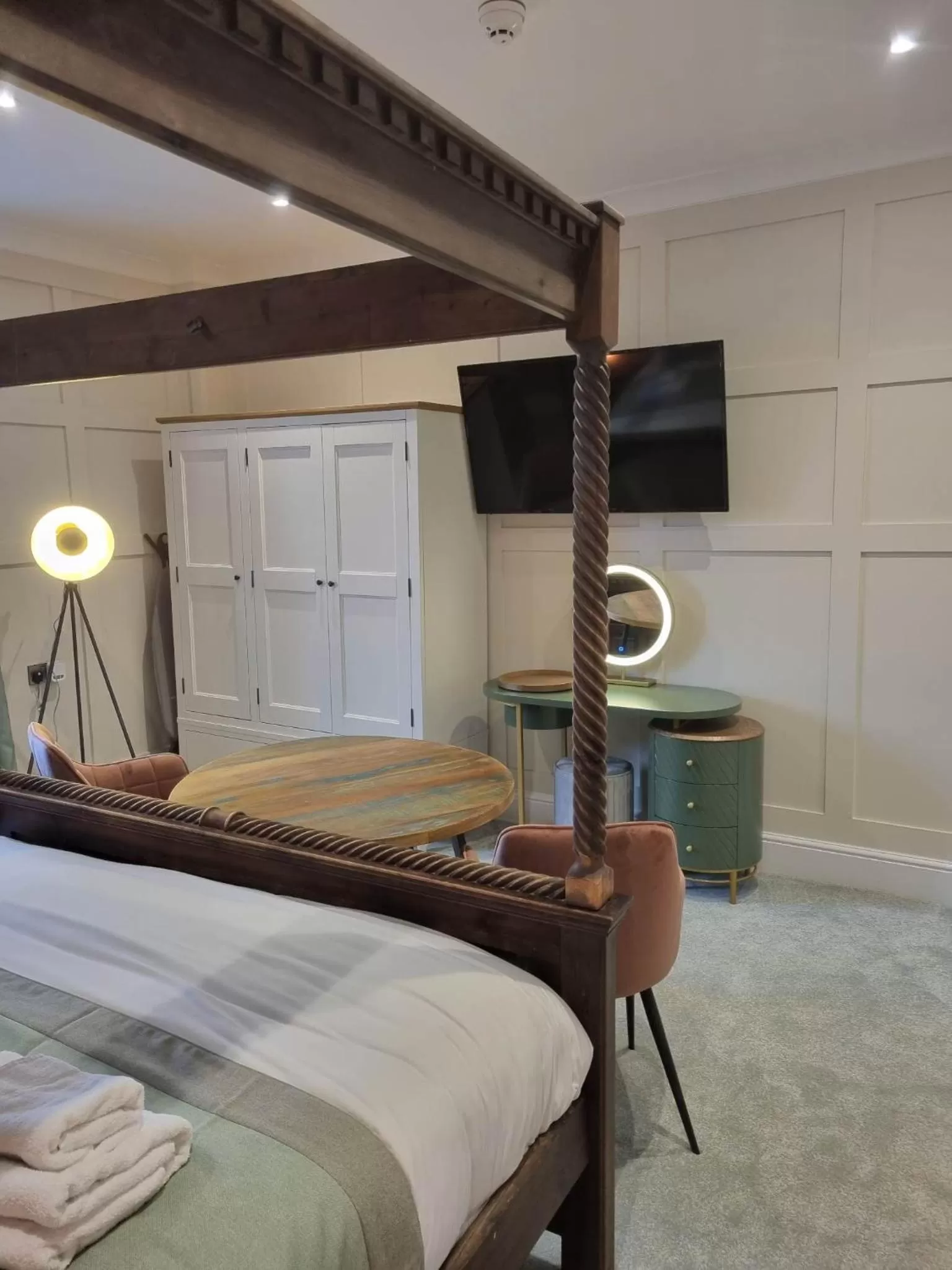 Bedroom in The Resolution Hotel