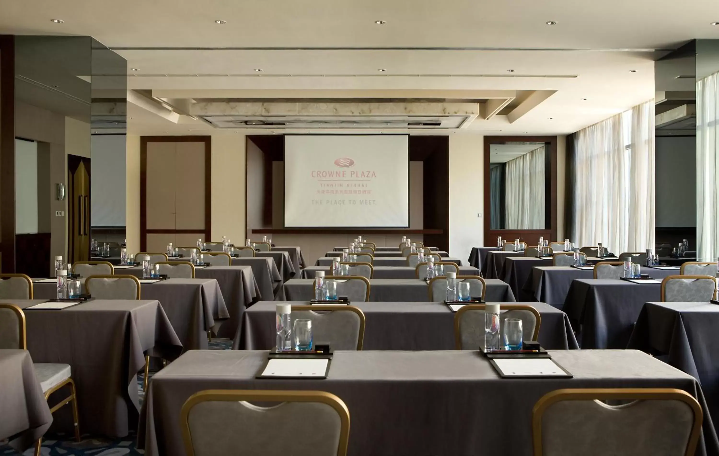 Meeting/conference room in Crowne Plaza Tianjin Binhai, an IHG Hotel