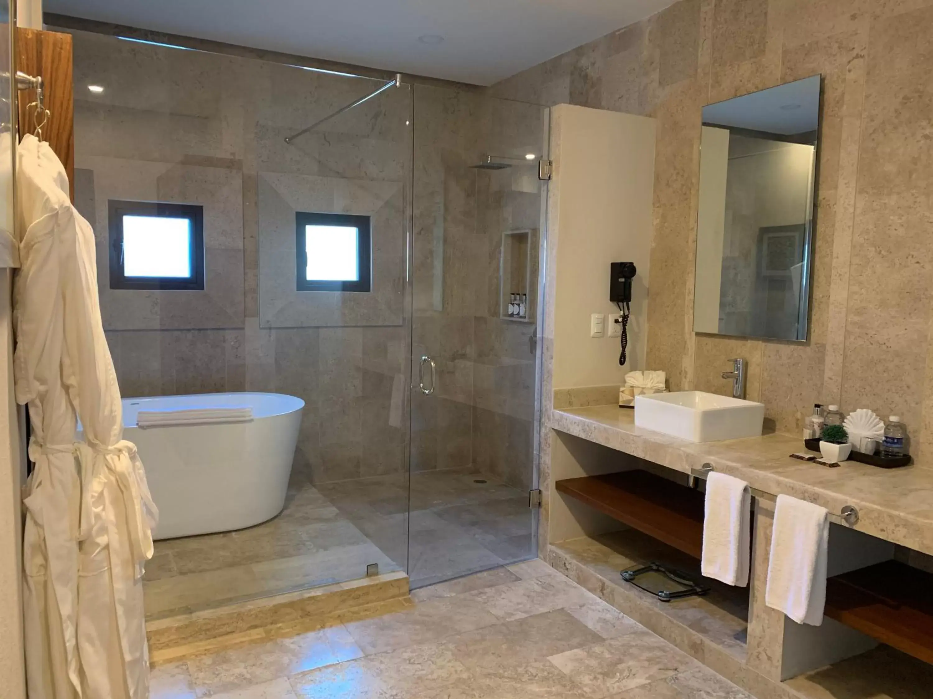 Bathroom in Xaha Villas Suites & Golf Resort