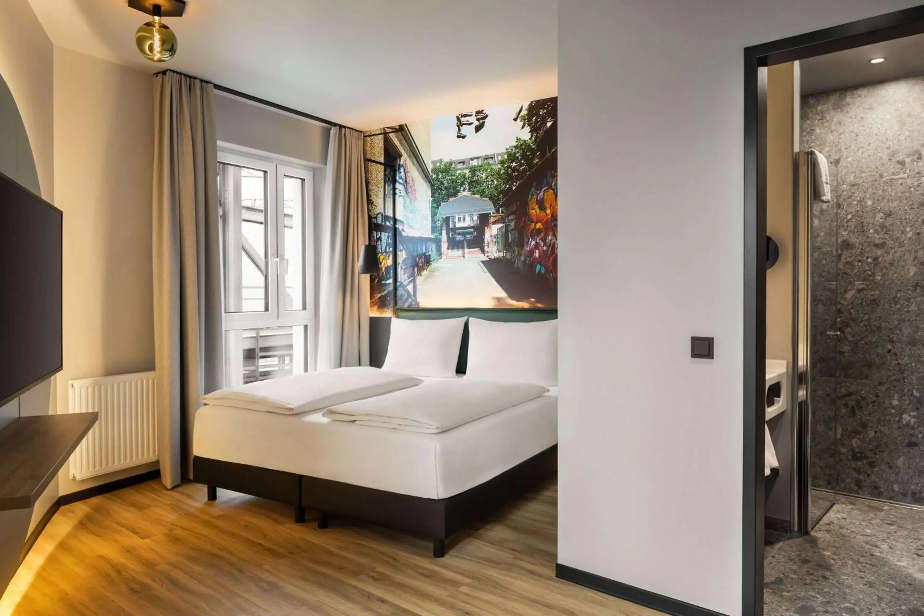 Photo of the whole room, Bed in Vienna House Easy by Wyndham Berlin Potsdamer Platz