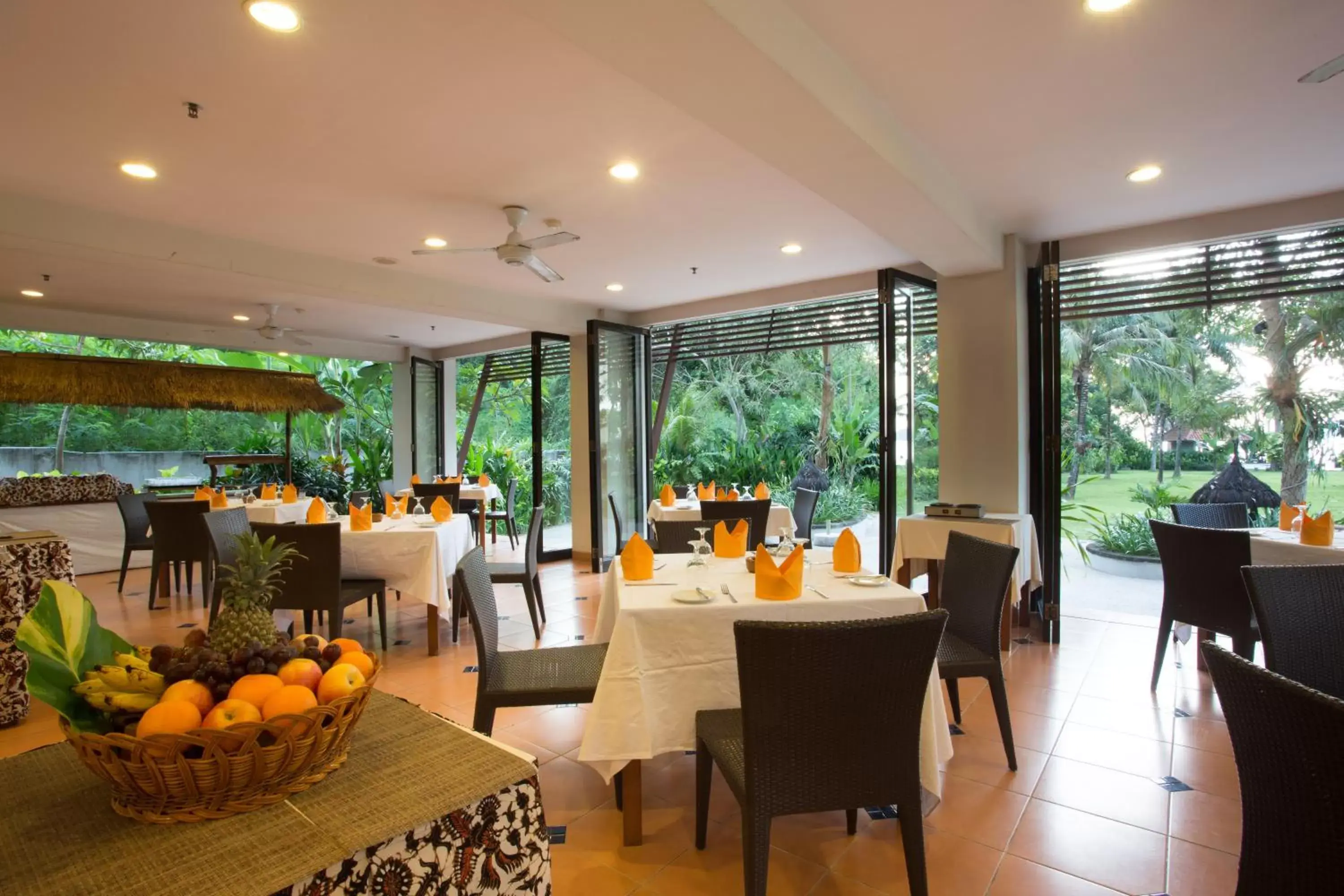 Restaurant/places to eat in Bintang Flores Hotel Restaurant/places to eat in Bintang Flores Hotel