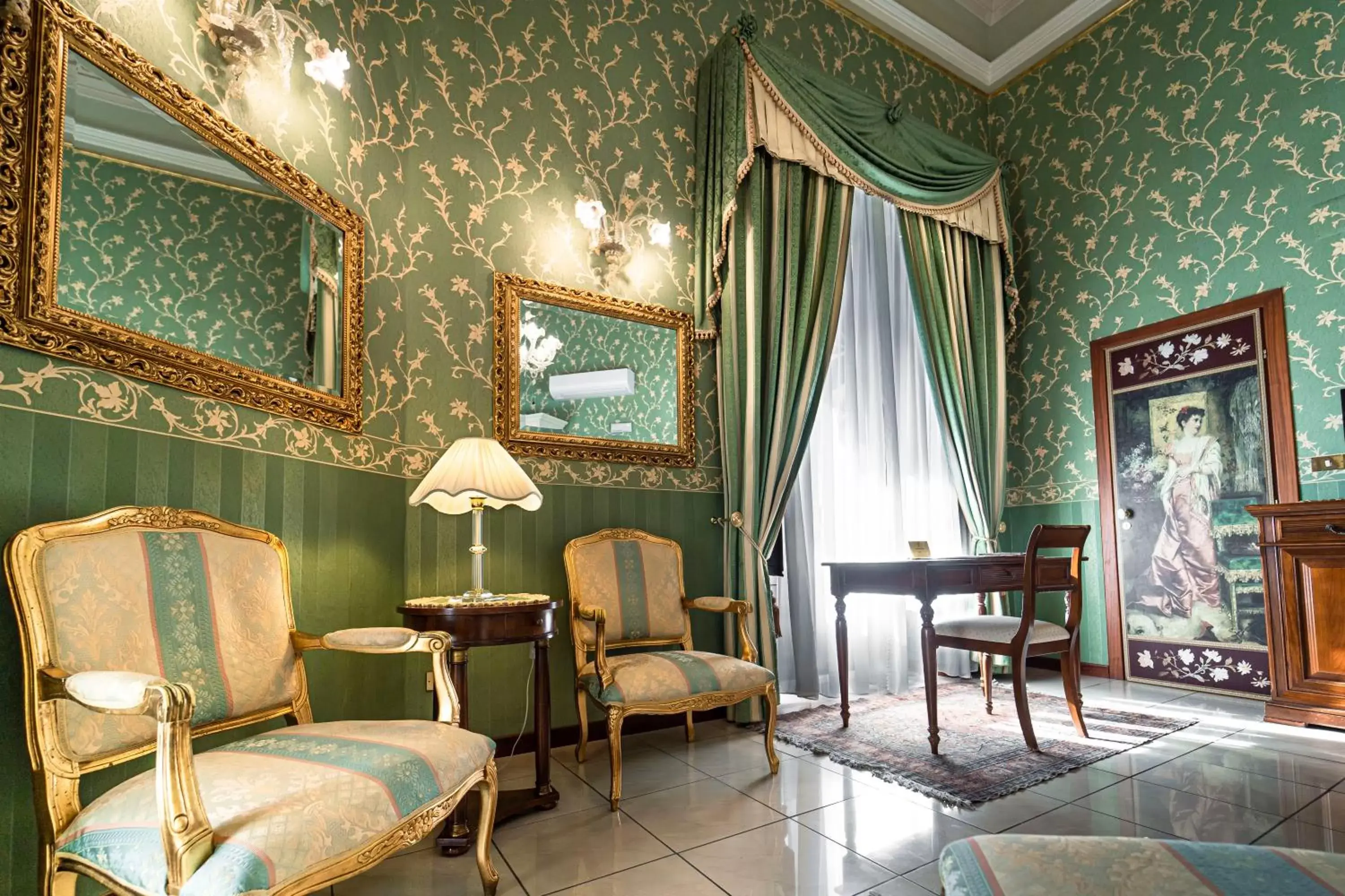 Seating Area in Hotel Villa Romeo