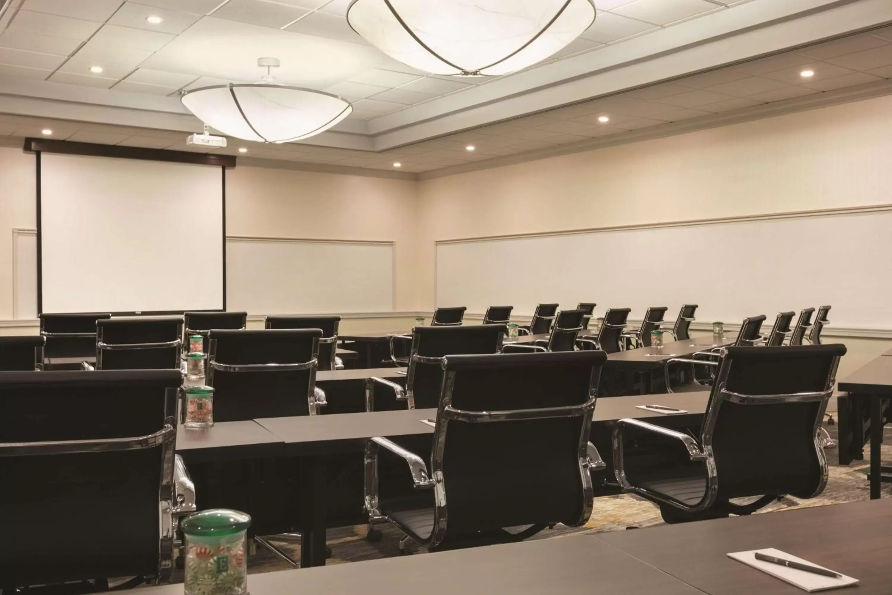 Meeting/conference room in Embassy Suites by Hilton Richmond