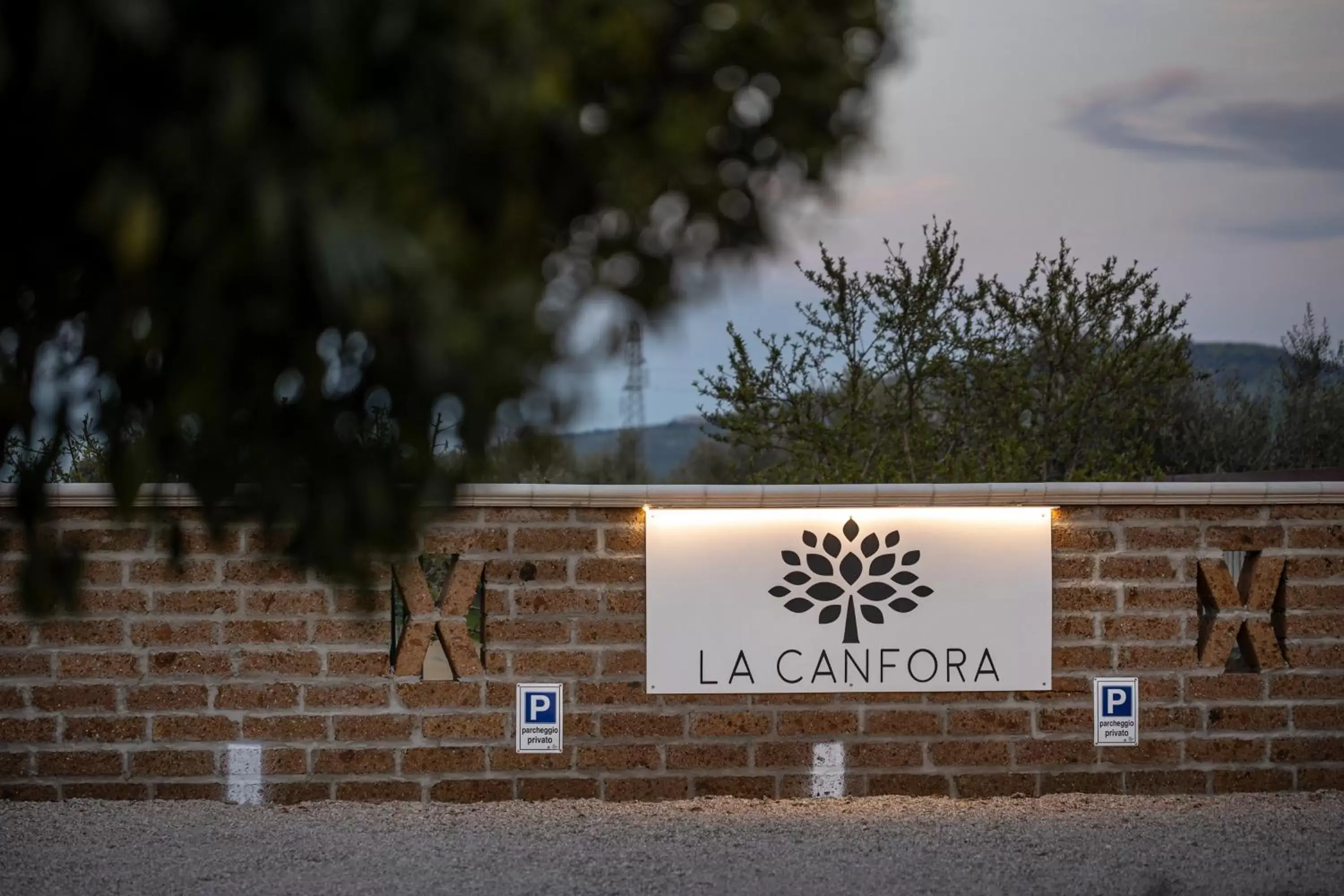 Parking, Property Logo/Sign in B&B La Canfora