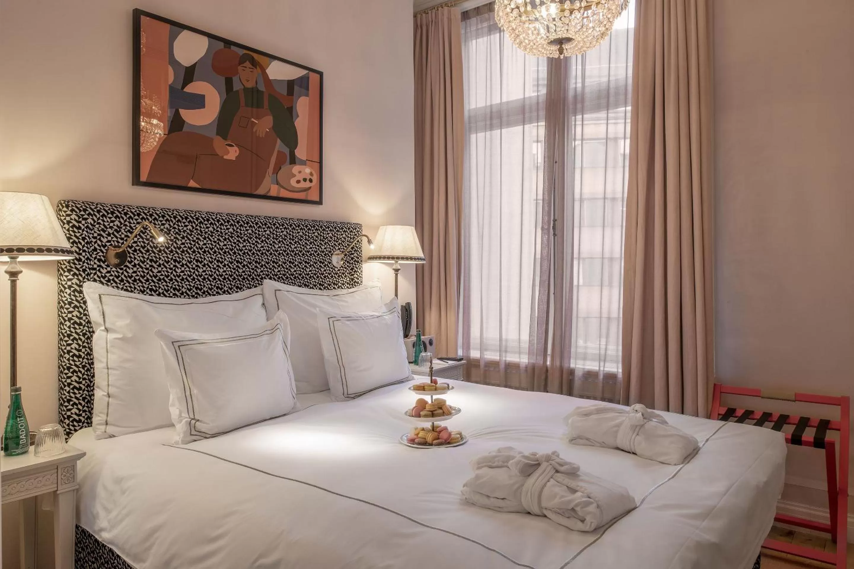 Bed in The Sparrow Hotel