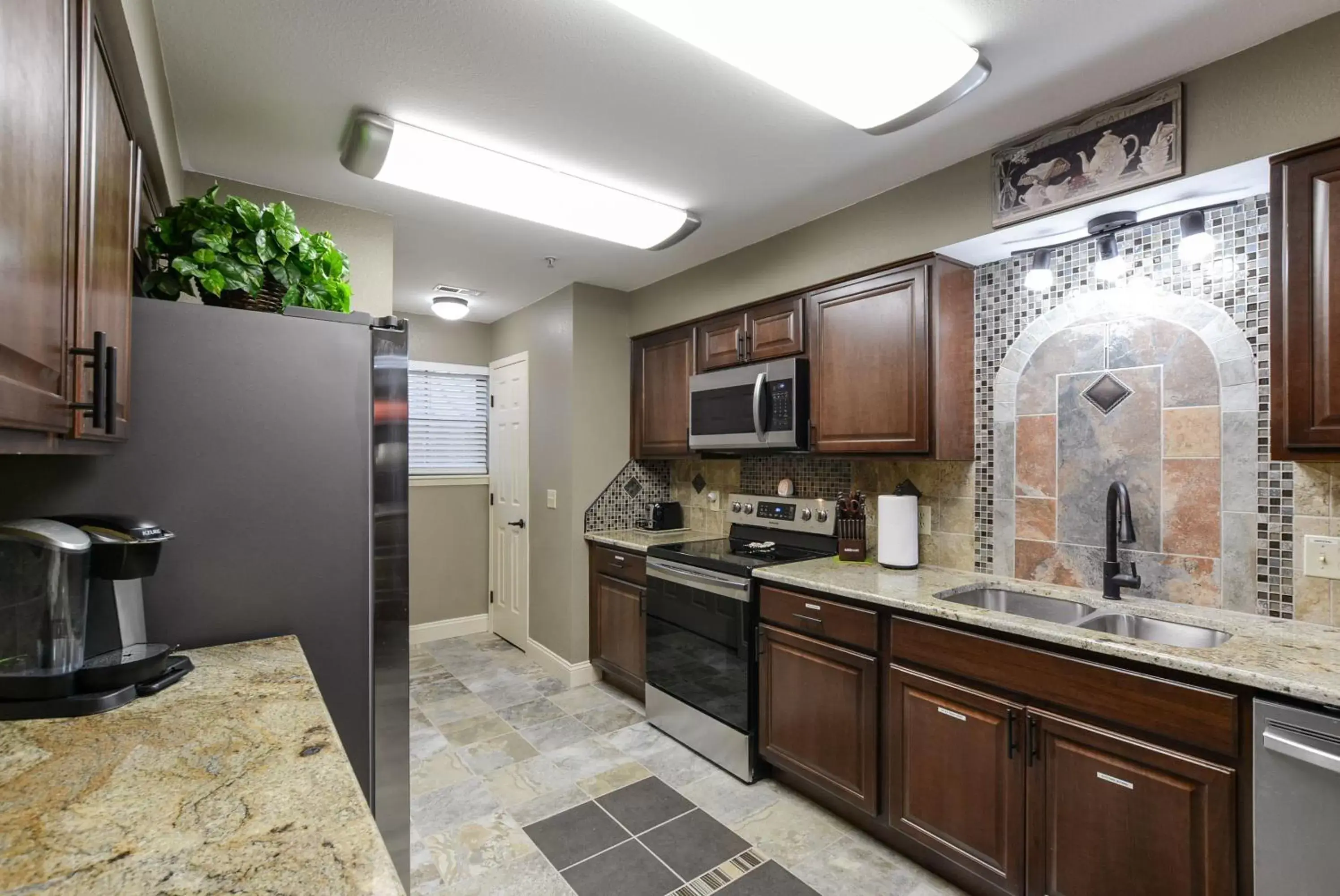 Kitchen/Kitchenette in Luxury Condos at Thousand Hills - Branson -Beautifully Remodeled