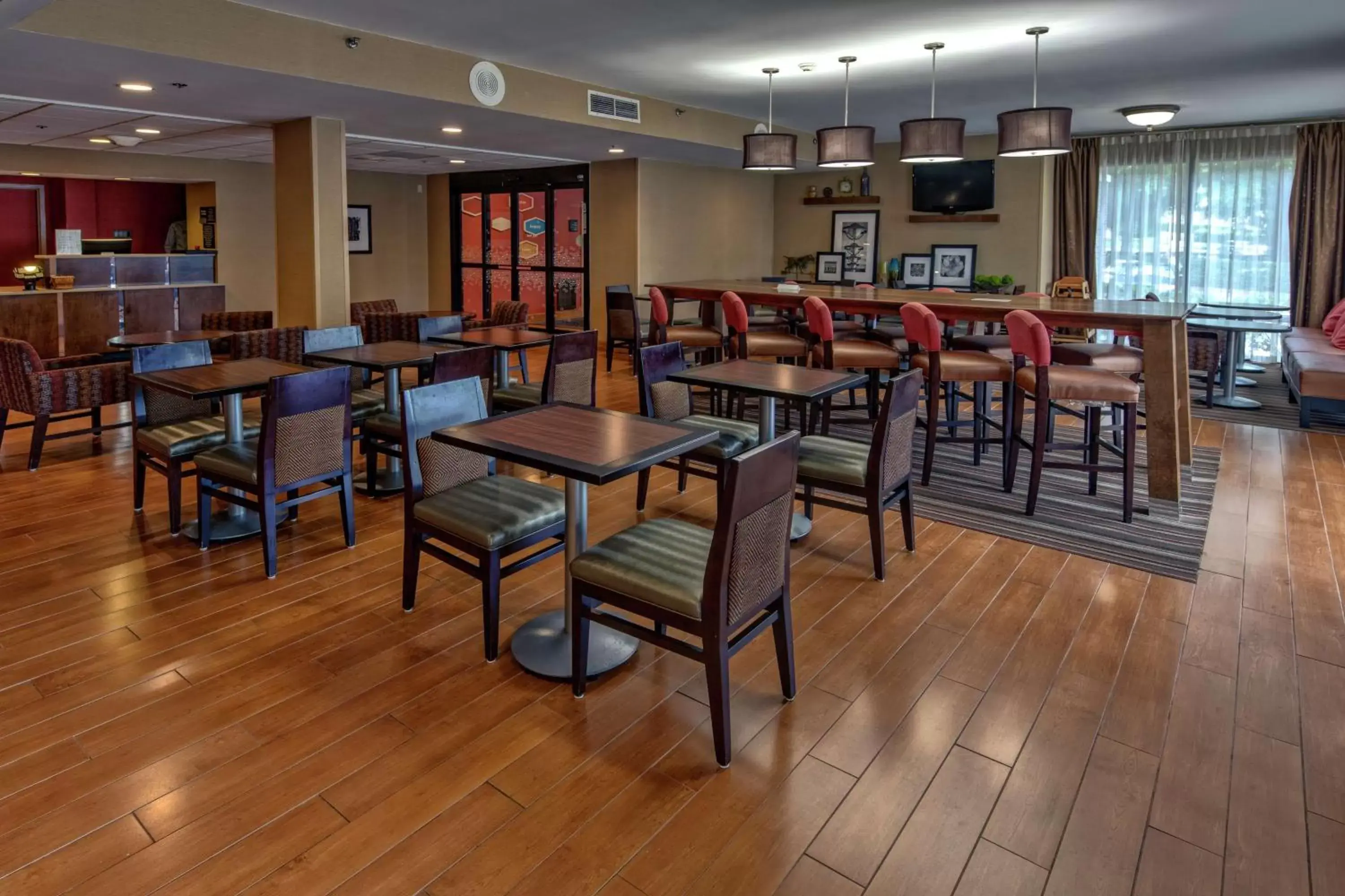 Dining area, Restaurant/Places to Eat in Hampton Inn Raleigh Cary
