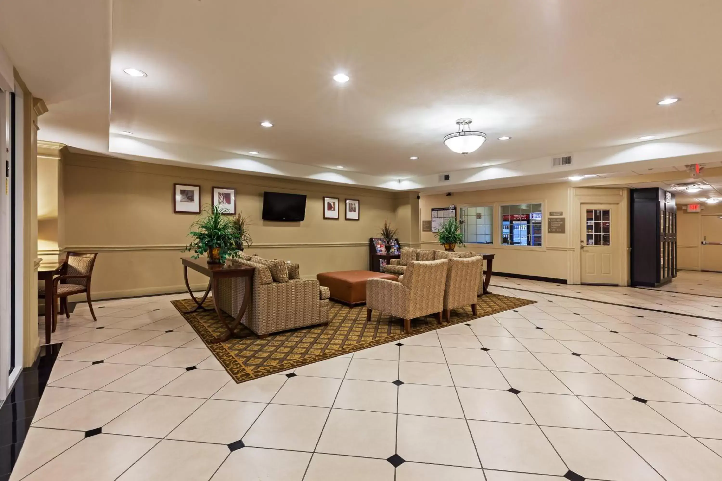 Property building, Lobby/Reception in Candlewood Suites - Texas City, an IHG Hotel