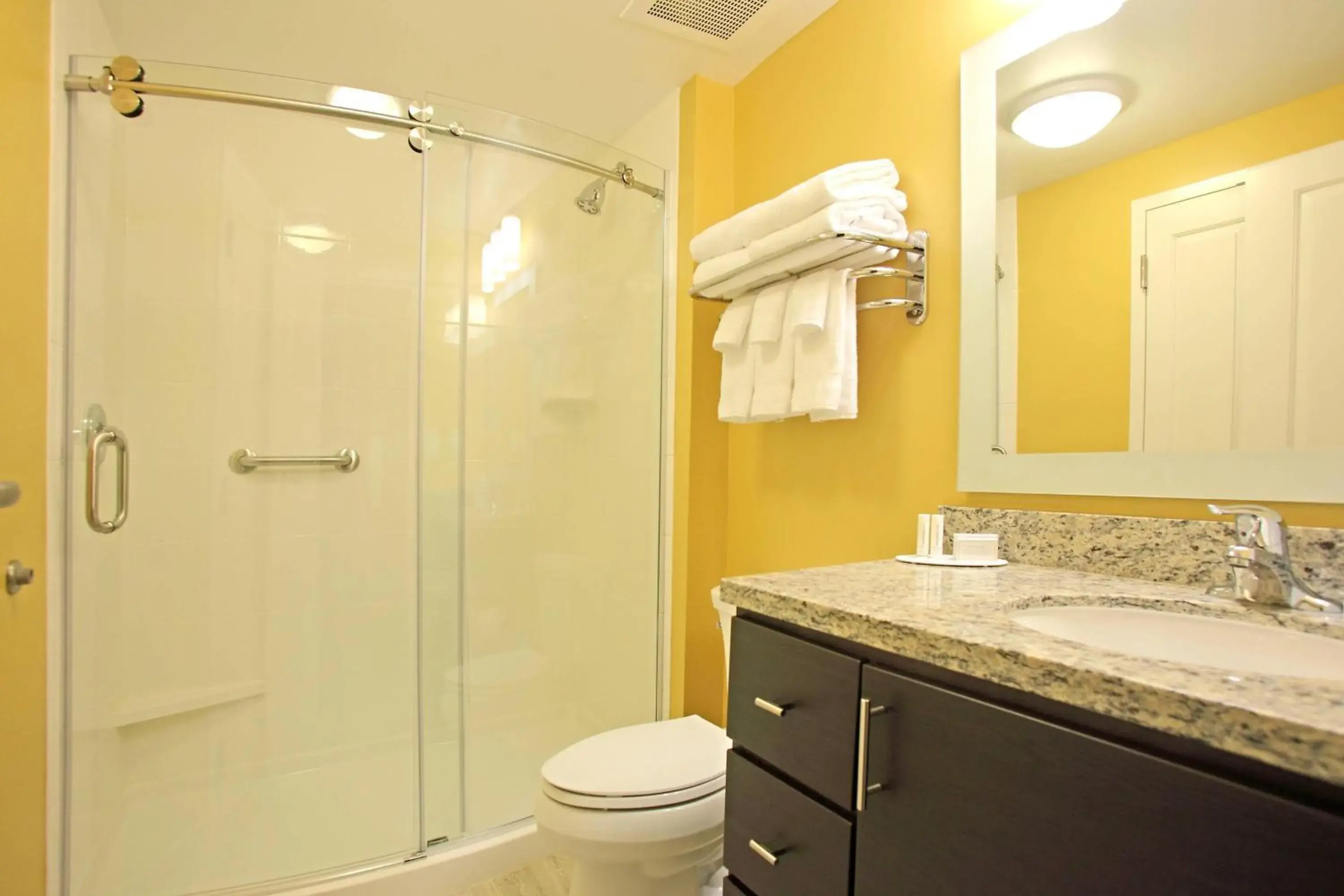 Bathroom in TownePlace Suites by Marriott Fort Walton Beach-Eglin AFB