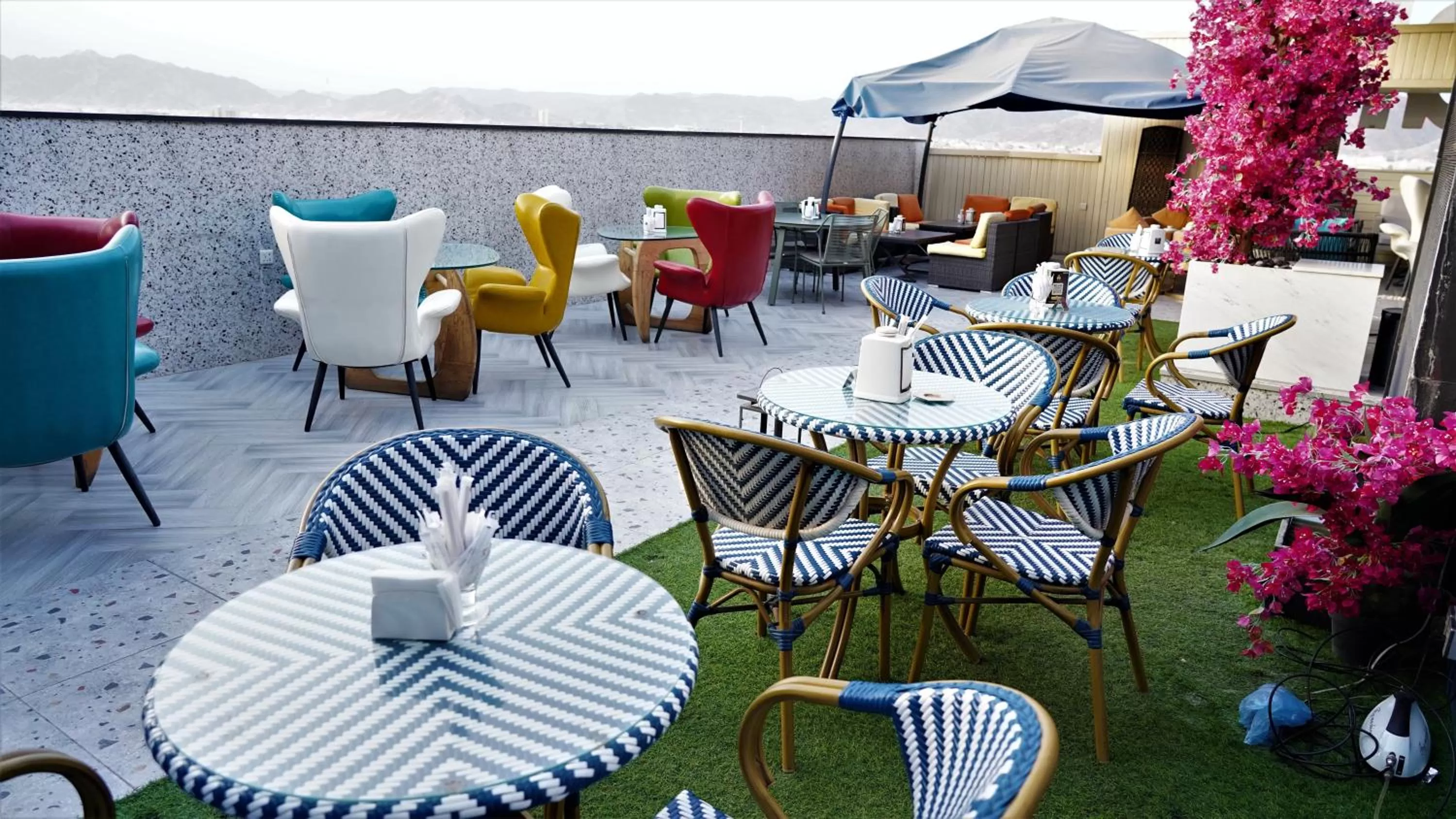 Restaurant/places to eat in فندق جولدن نايت Golden Night Hotel