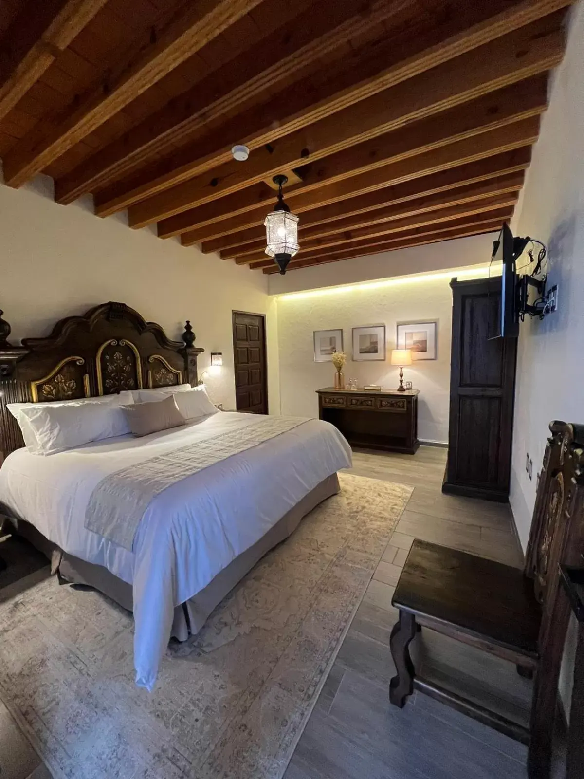 Photo of the whole room, Bed in HOTEL BOUTIQUE CASA CRISTINA