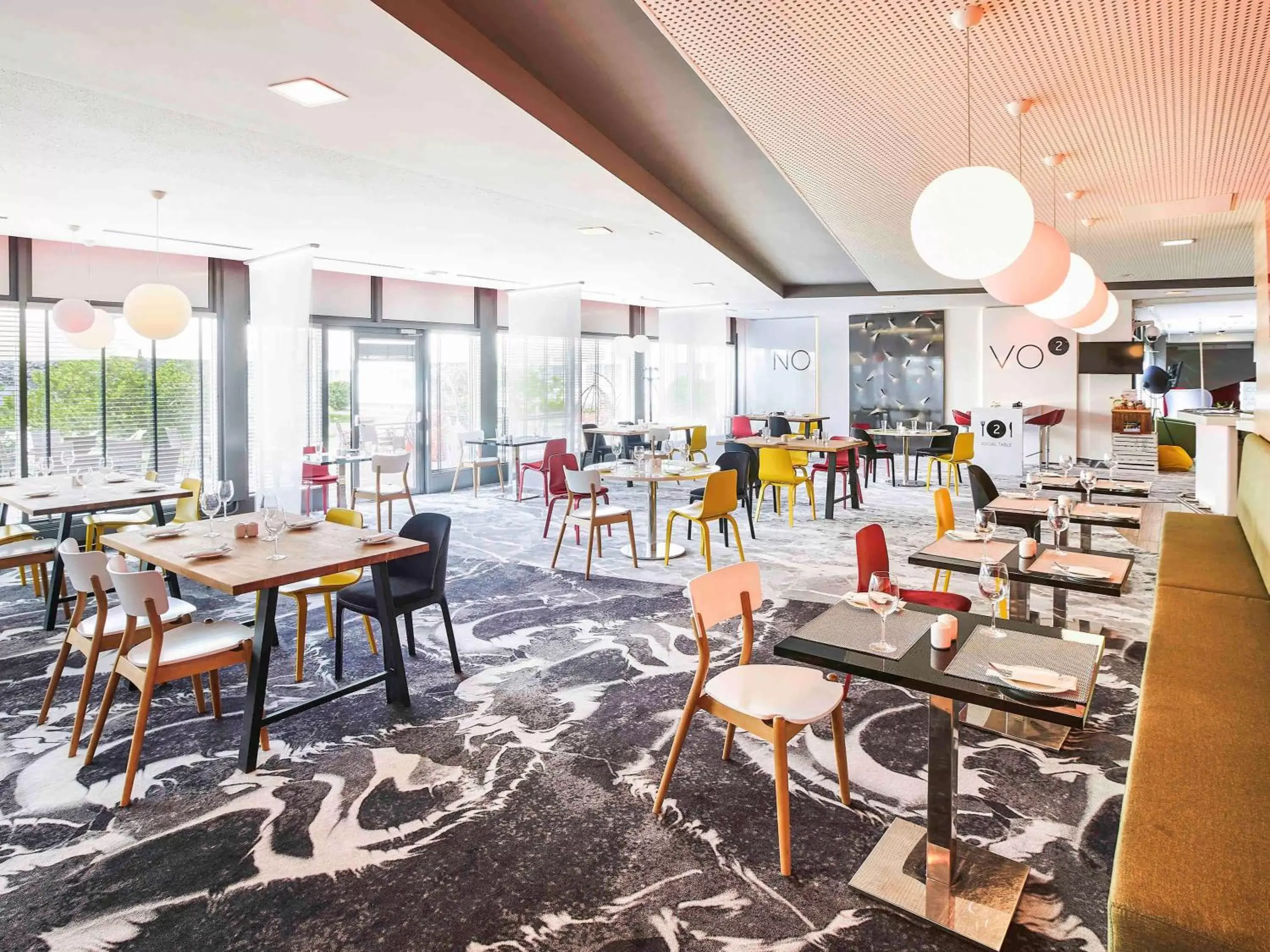 Restaurant/Places to Eat in Novotel Wrocław City