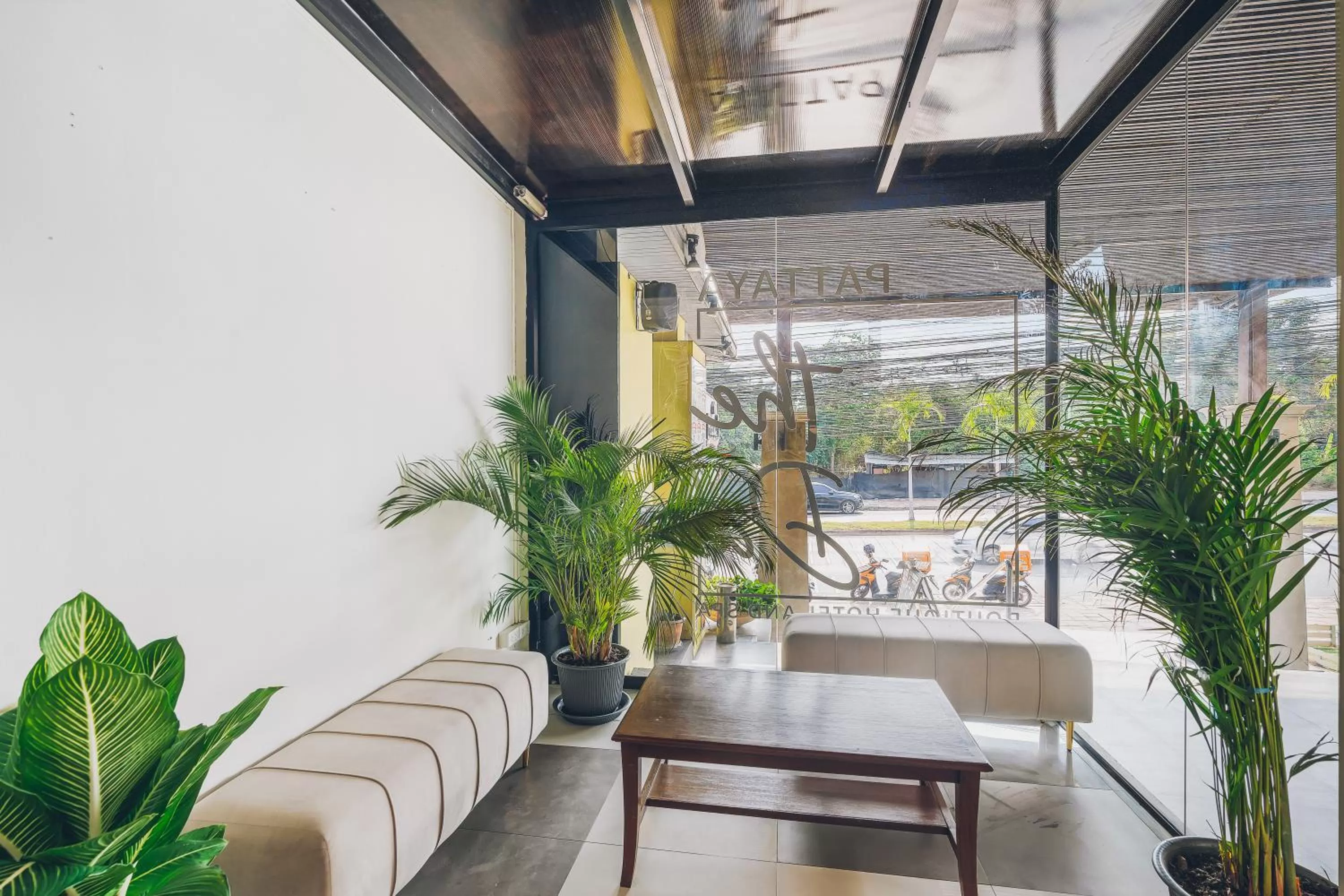 Living room, Restaurant/Places to Eat in The Dale Pattaya Boutique and Spa