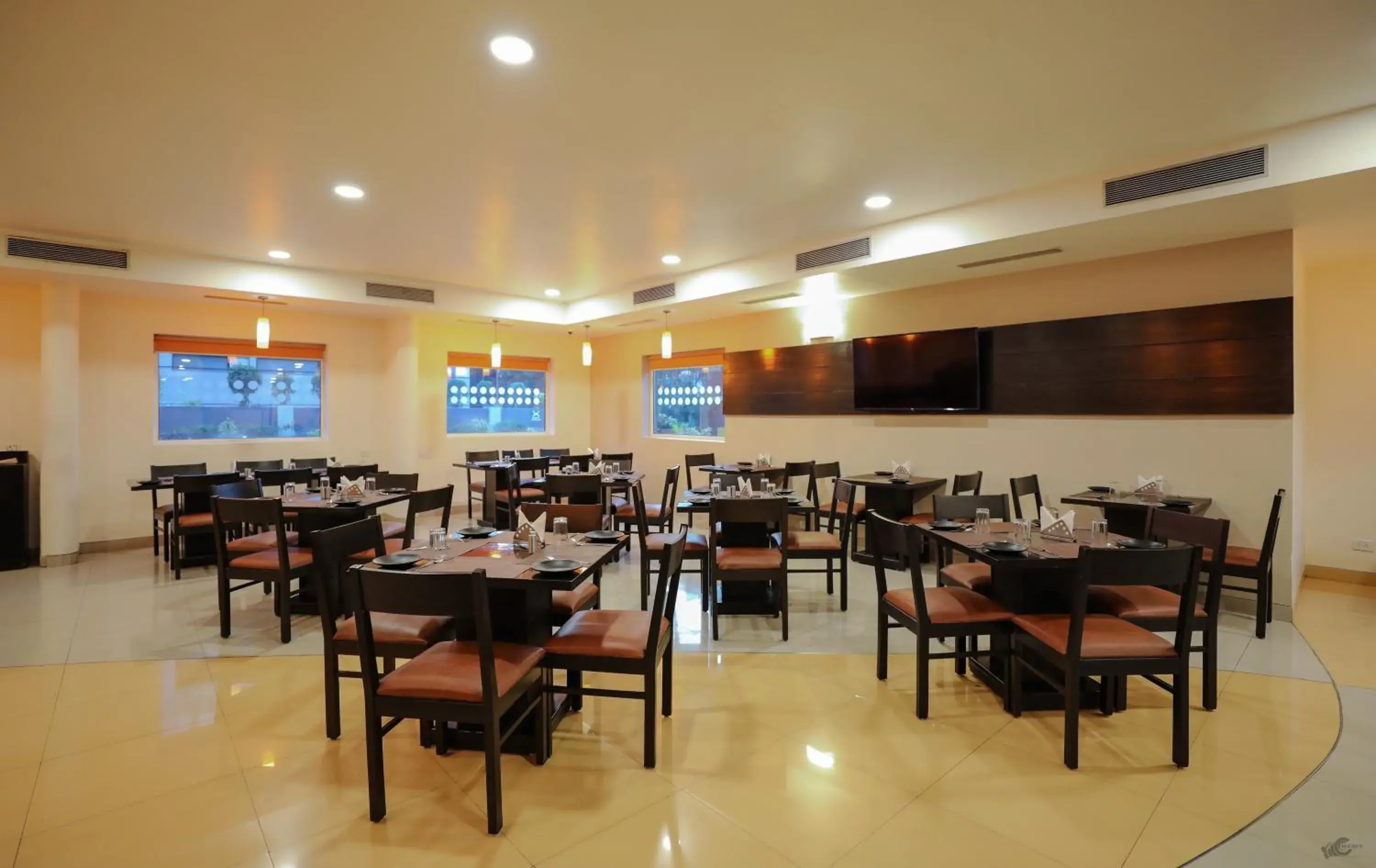 Restaurant/Places to Eat in Ginger Hotel Nashik