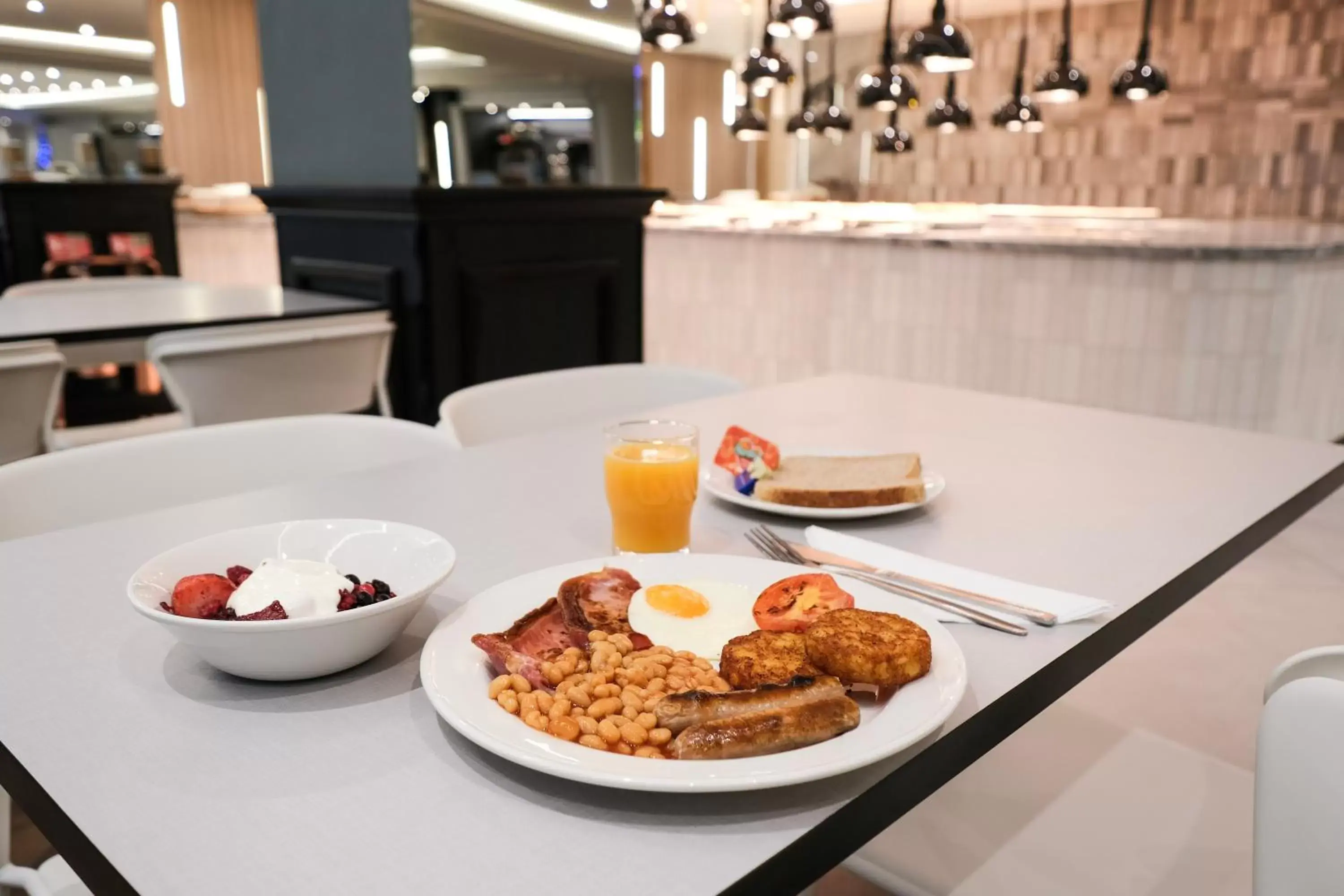 Breakfast in Royal National Hotel