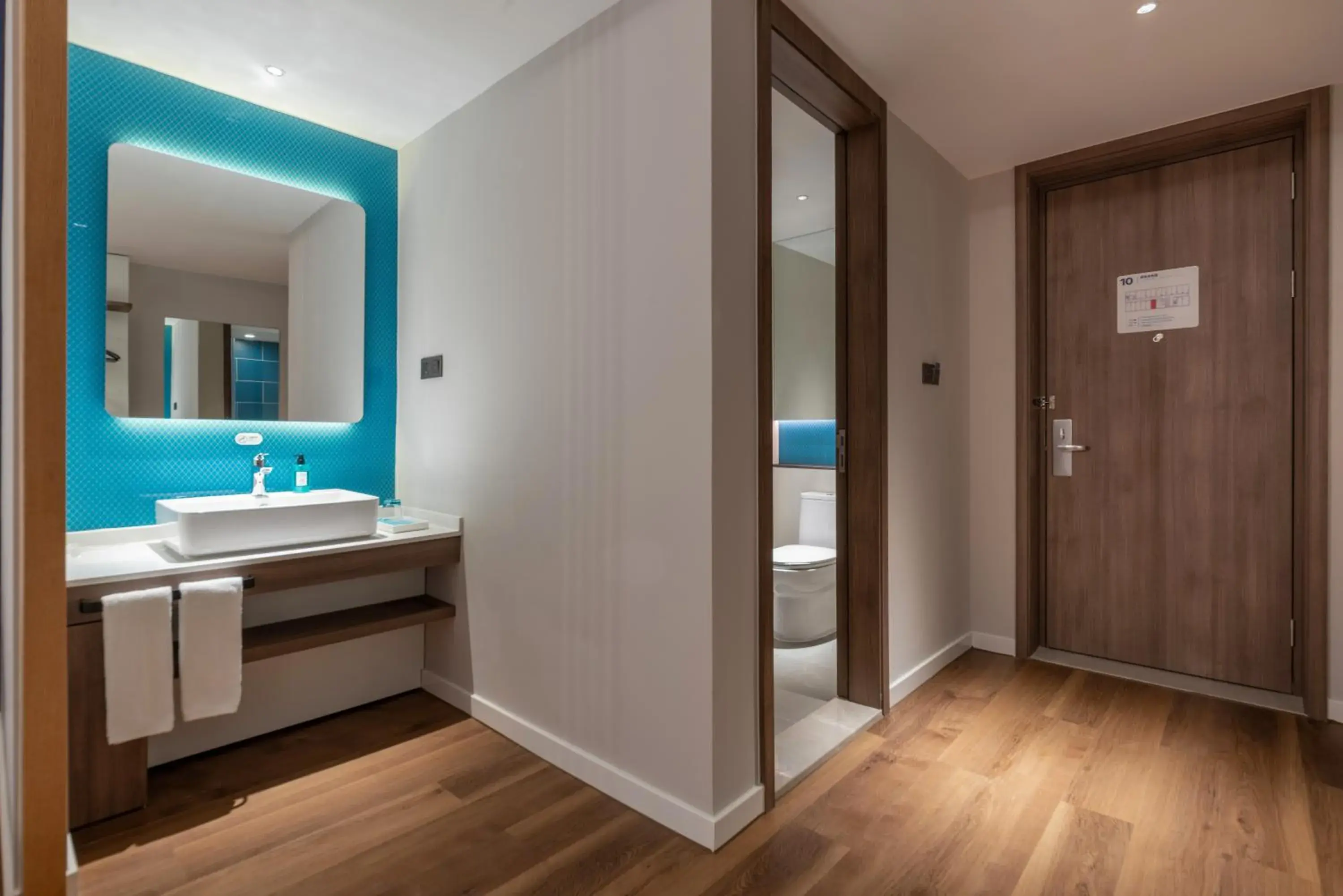 Bathroom in Holiday Inn Express Linyi North New District, an IHG Hotel