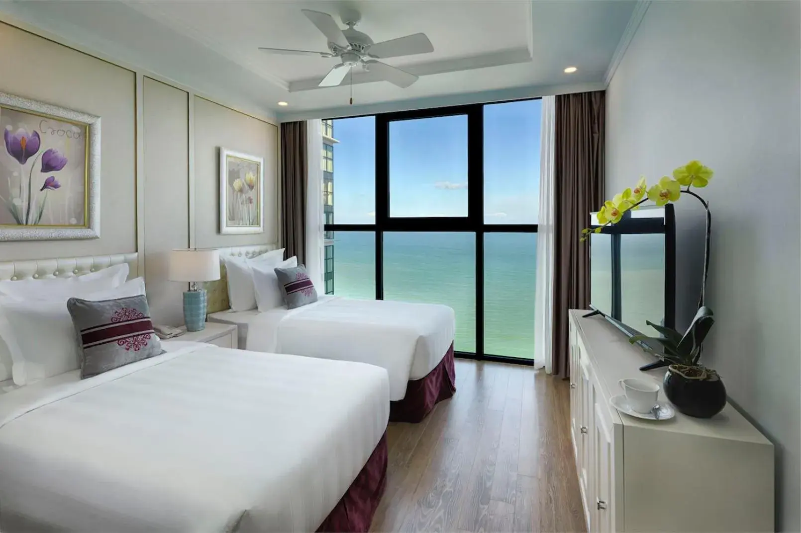 Bedroom in Vinpearl Beachfront Nha Trang