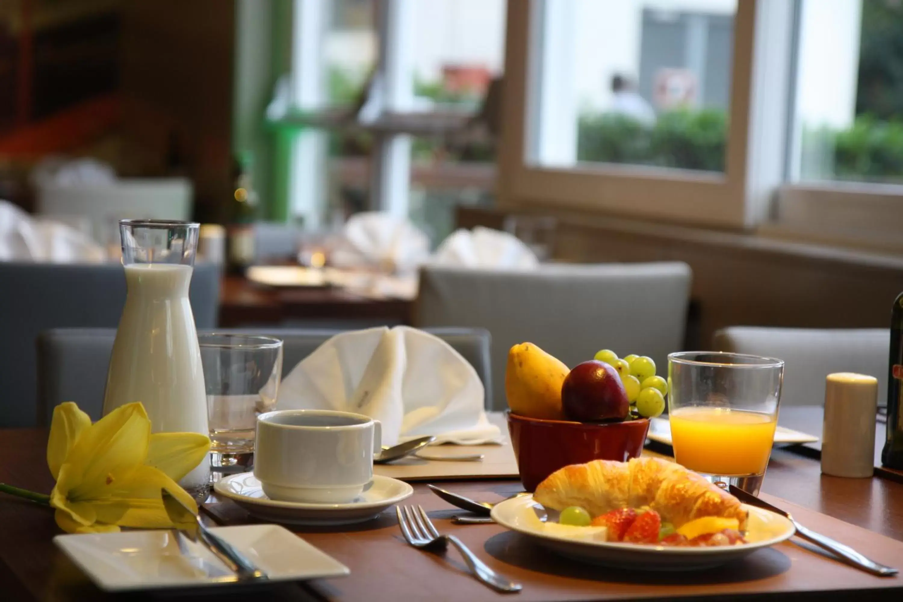 Breakfast, Restaurant/Places to Eat in Novotel Porto Alegre Airport