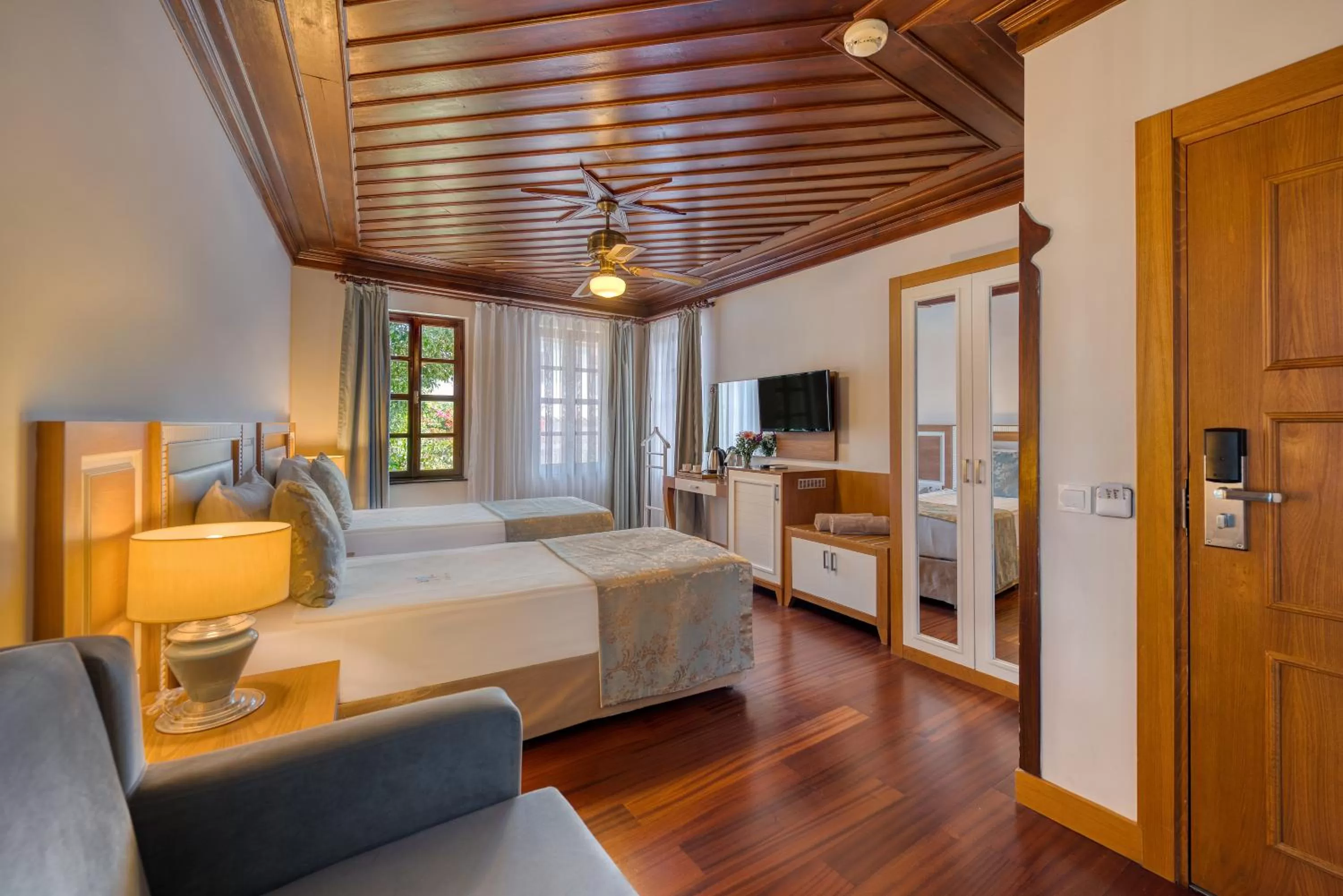 Shower, Bed in Dogan Hotel