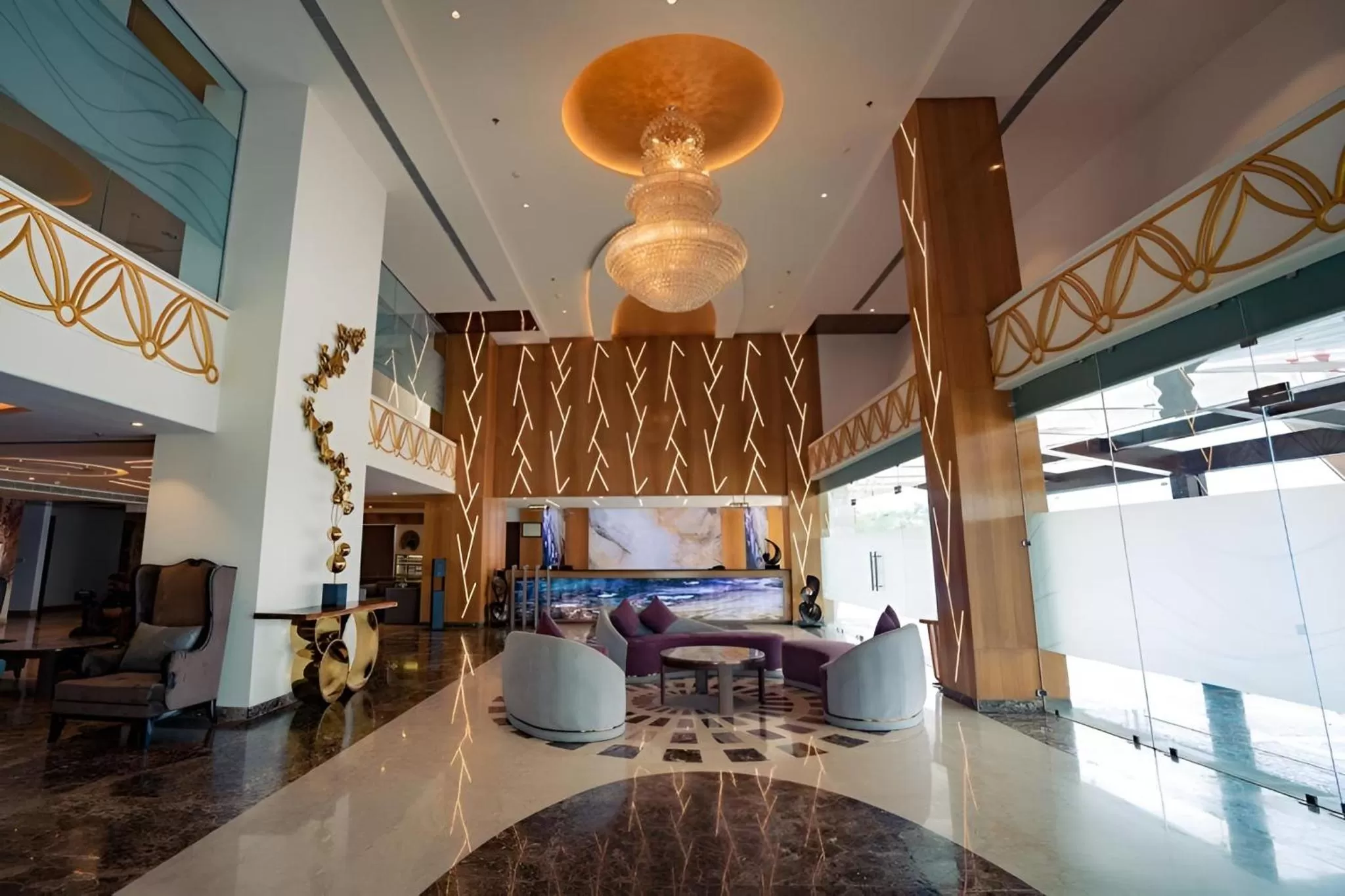 Lobby or reception in Ramada Plaza by Wyndham Jammu Vijaypur