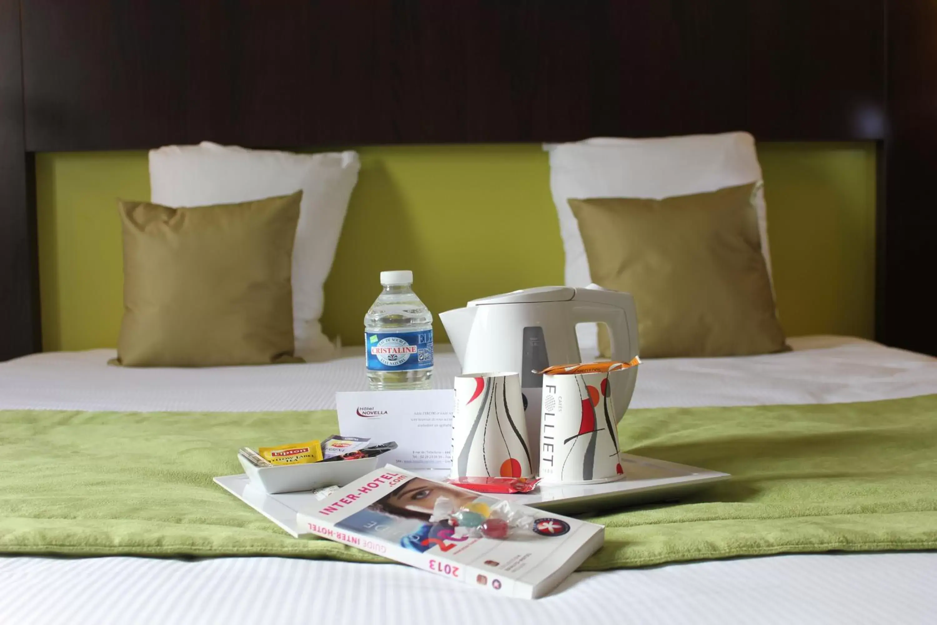 Coffee/tea facilities, Bed in The Originals City, Hotel Novella Premium, Nantes Est