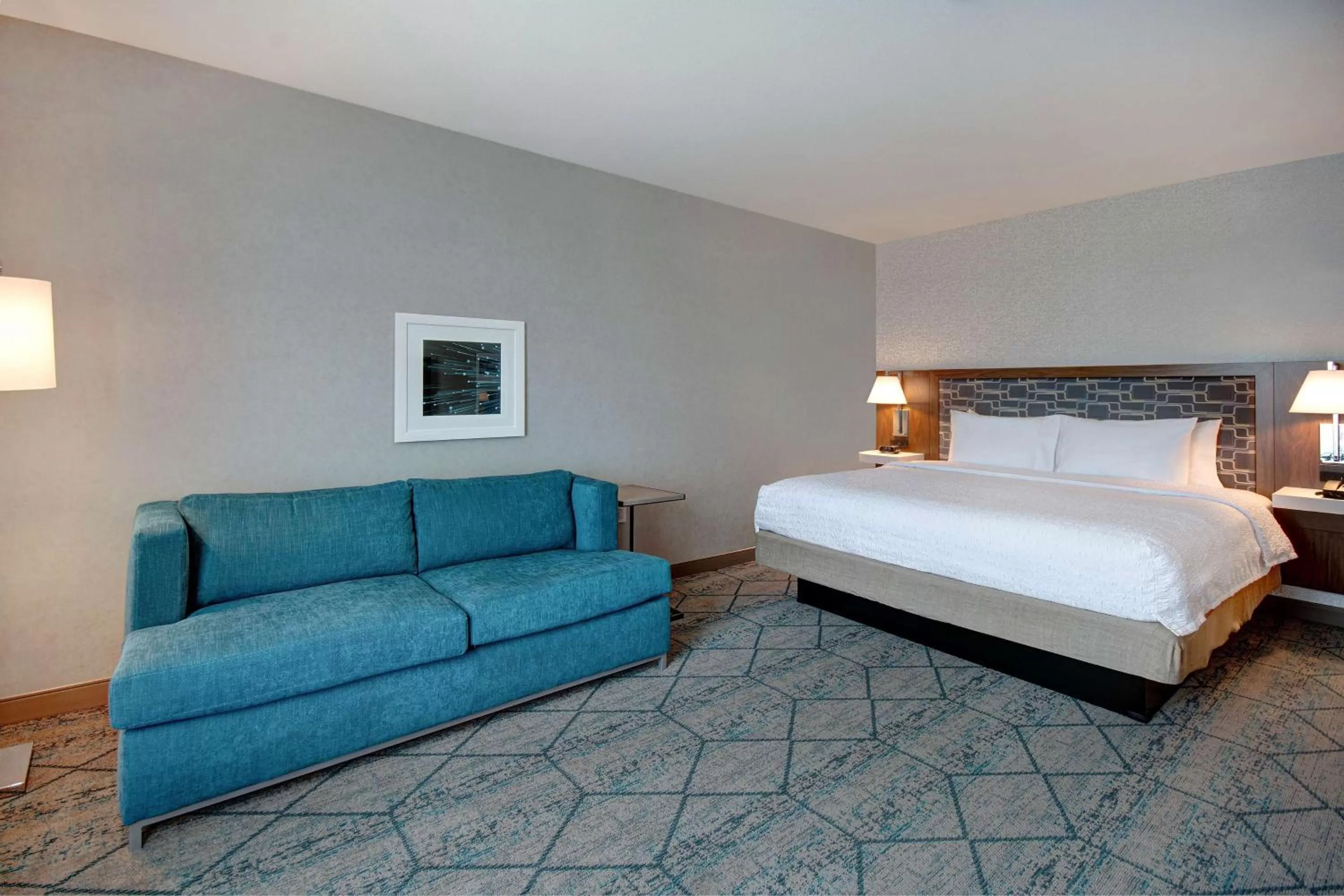 Living room, Bed in Hampton Inn & Suites Sunnyvale-Silicon Valley, Ca