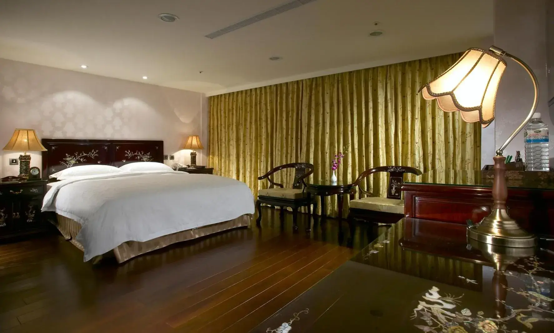 Photo of the whole room in Royal Seasons Hotel Taipei-Nanjing W