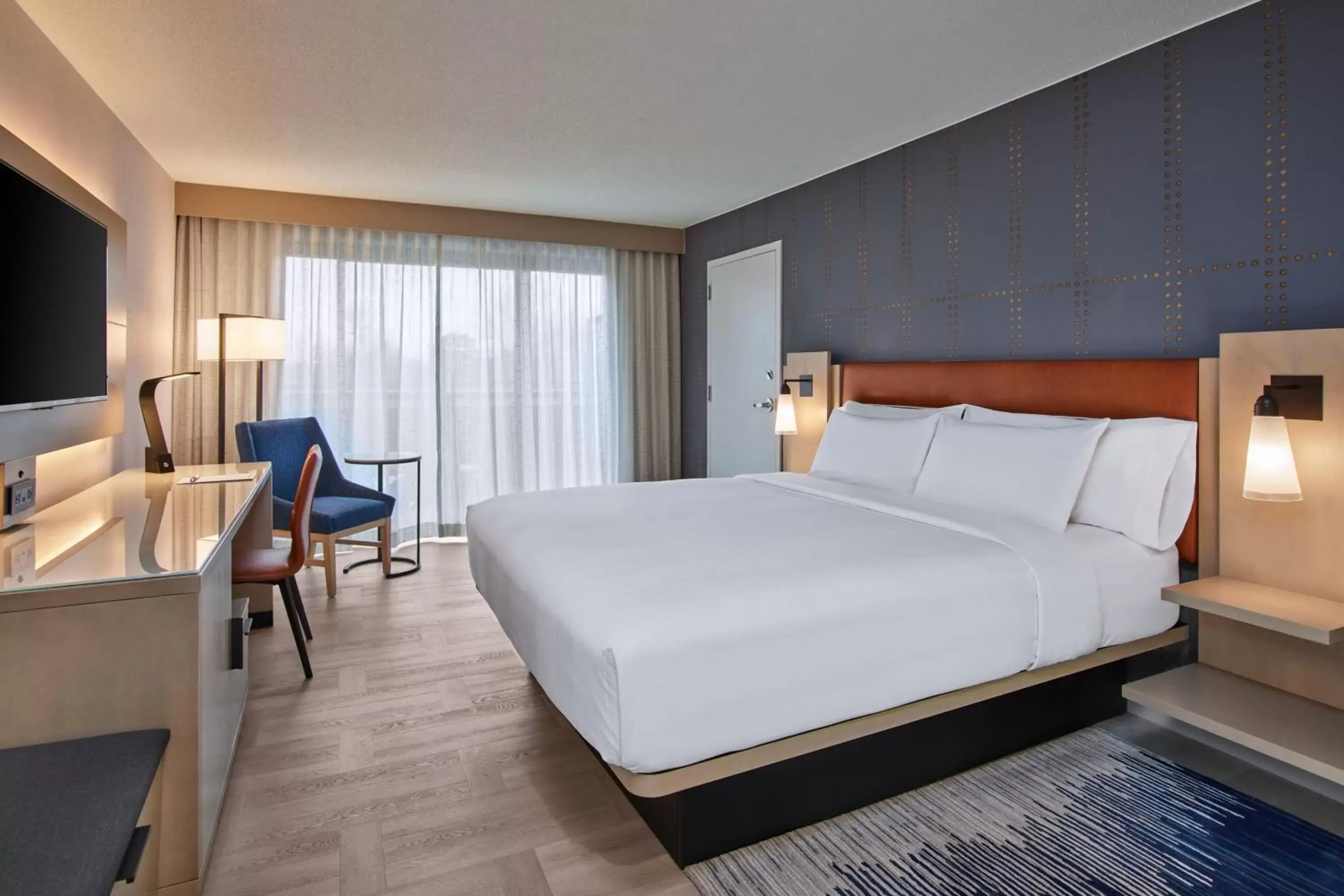 Bedroom, Bed in Lexington Griffin Gate Marriott Golf Resort & Spa