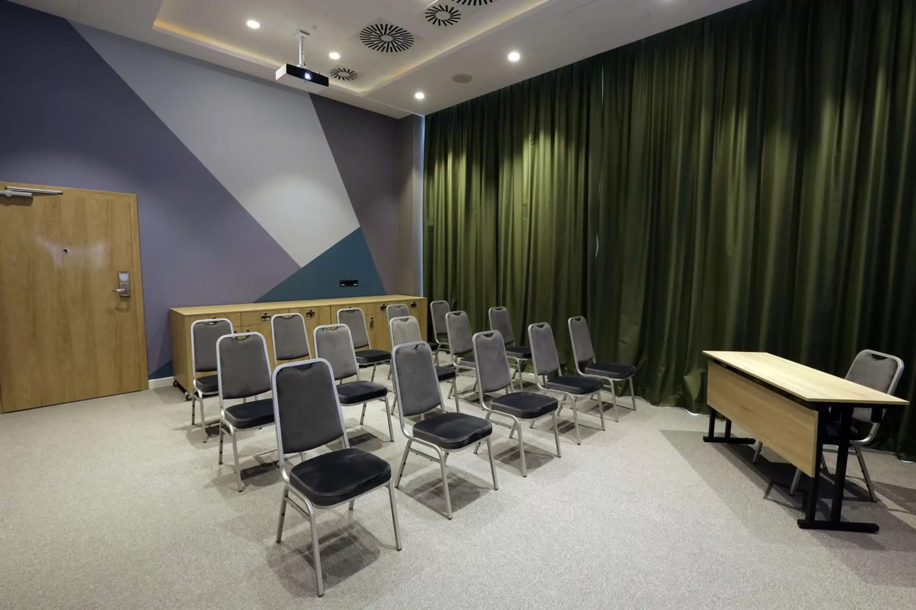 Meeting/conference room in Hampton By Hilton Olsztyn