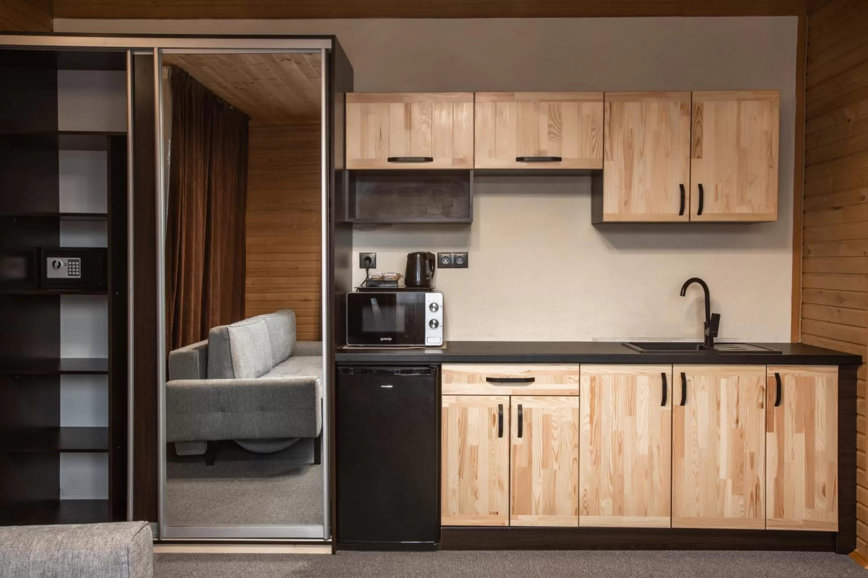 Kitchen/Kitchenette in Wellland Hotel