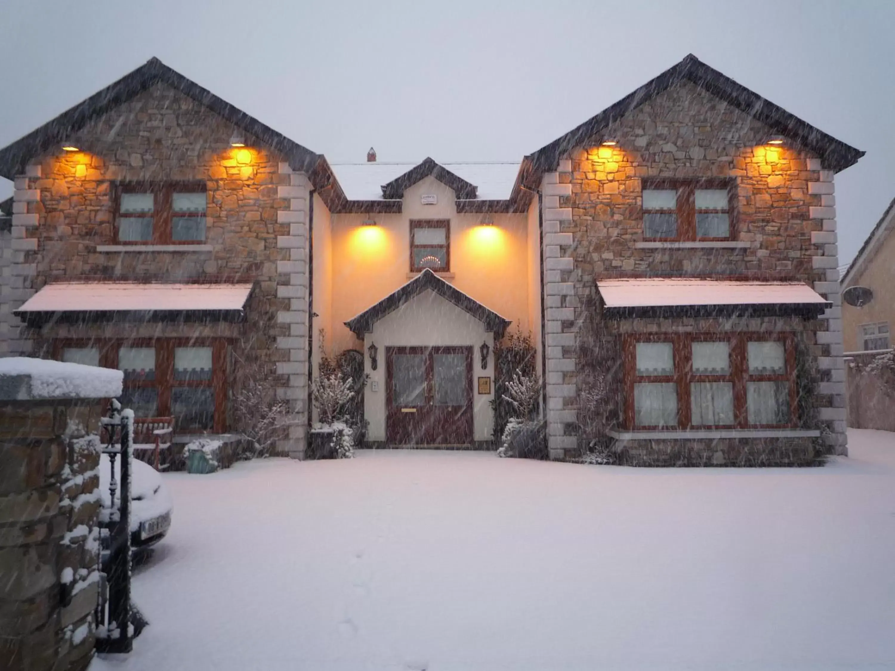 Facade/entrance, Winter in Avlon House Bed and Breakfast