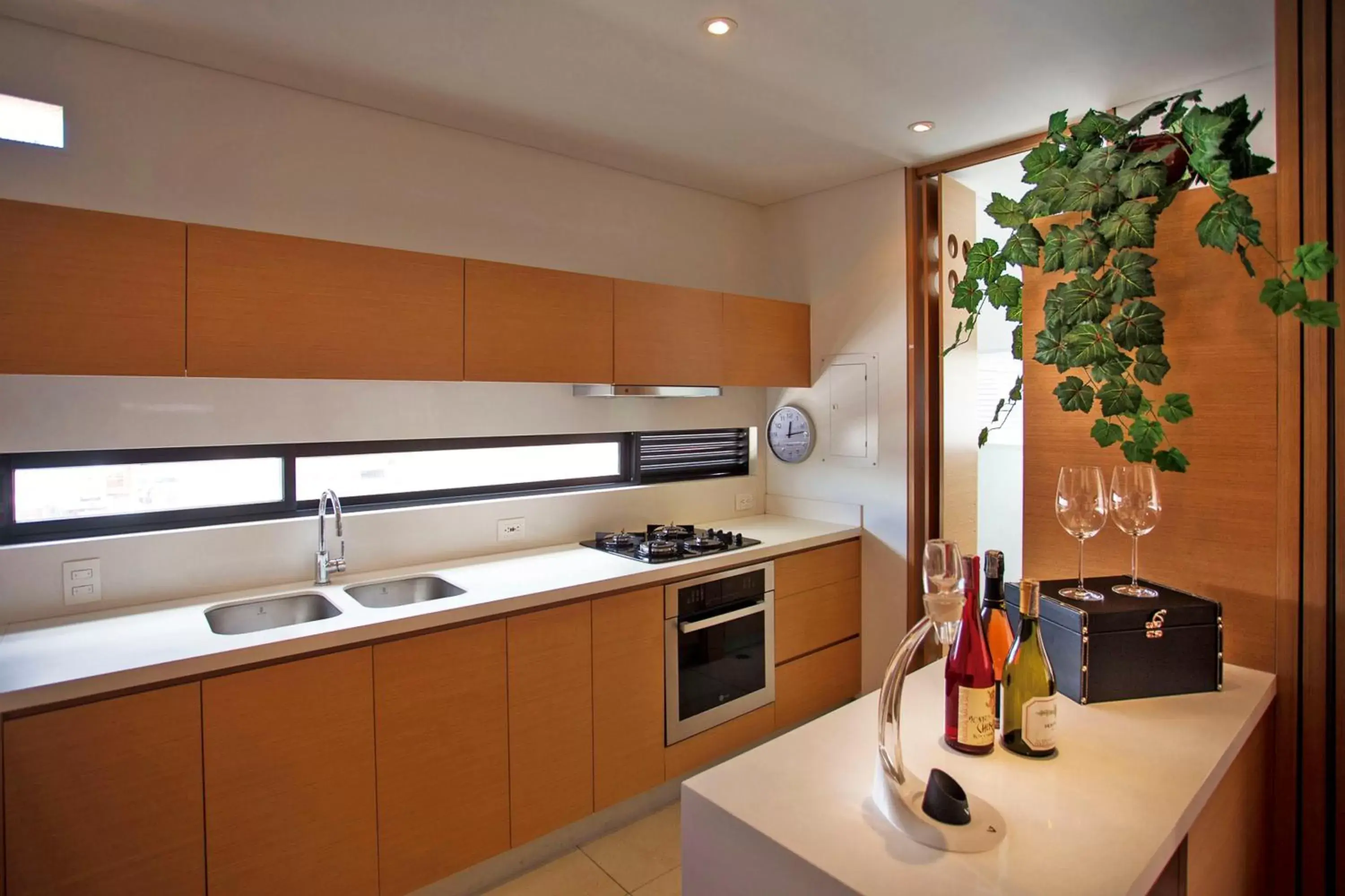 Luxury Three-Bedroom Apartment in Hotel 93 Luxury Suites by Preferred Luxury Three-Bedroom Apartment in Hotel 93 Luxury Suites by Preferred