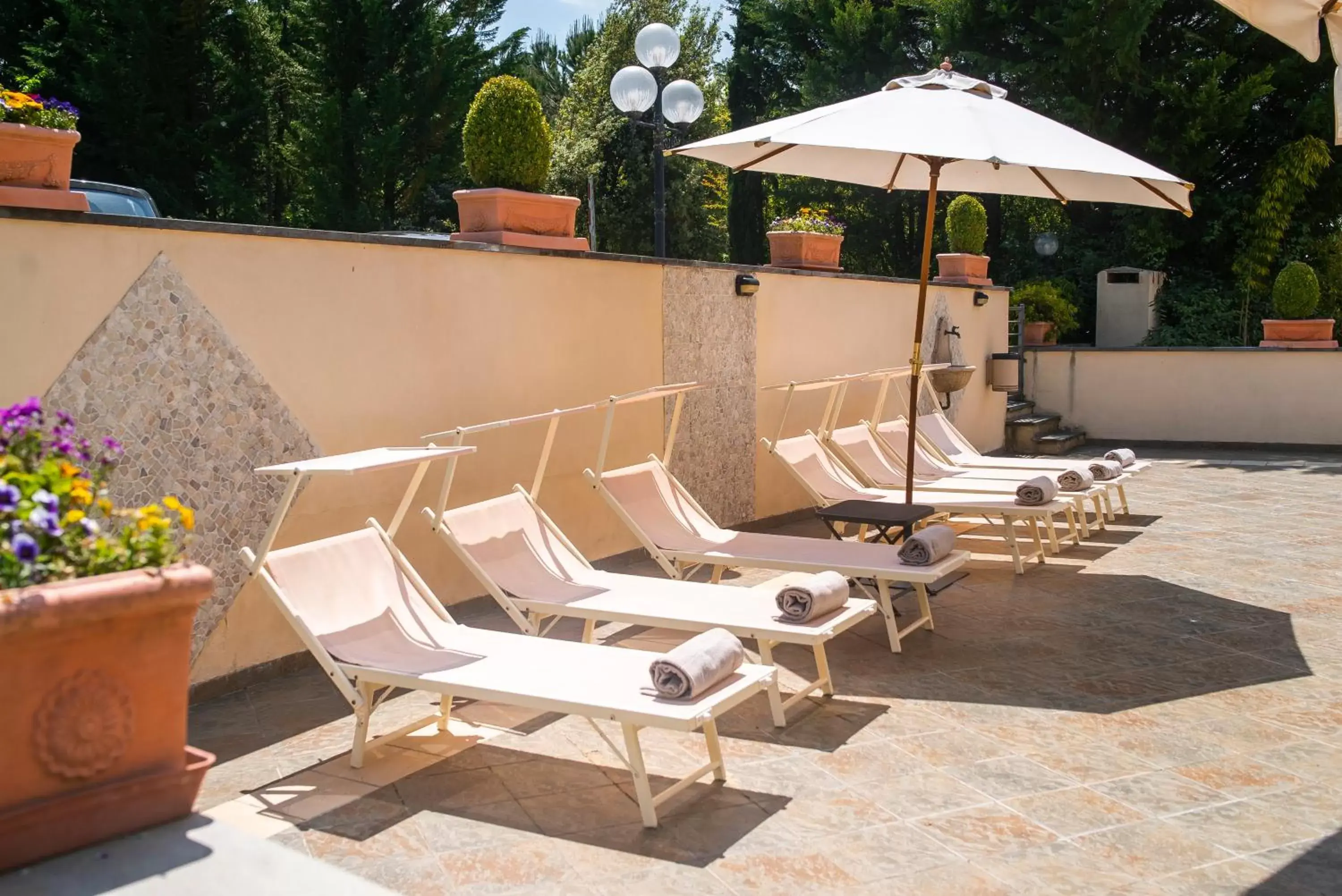 Patio in Hotel La Colonna