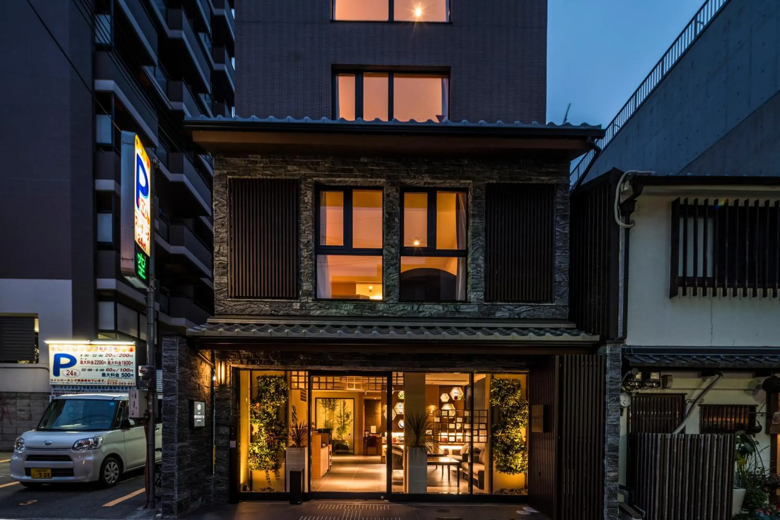 Property Building in Kyoto Shinmachi Rokkaku Hotel grandereverie