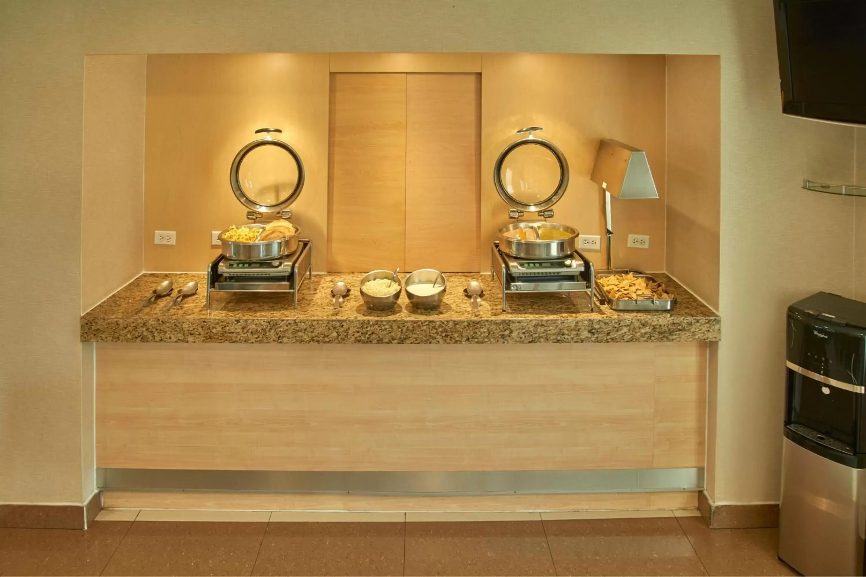 Breakfast, Kitchen/Kitchenette in City Express by Marriott Zacatecas